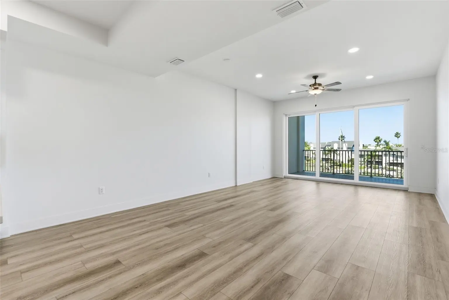400 150TH AVENUE #305, MADEIRA BEACH, FL, photo 16 of 71
