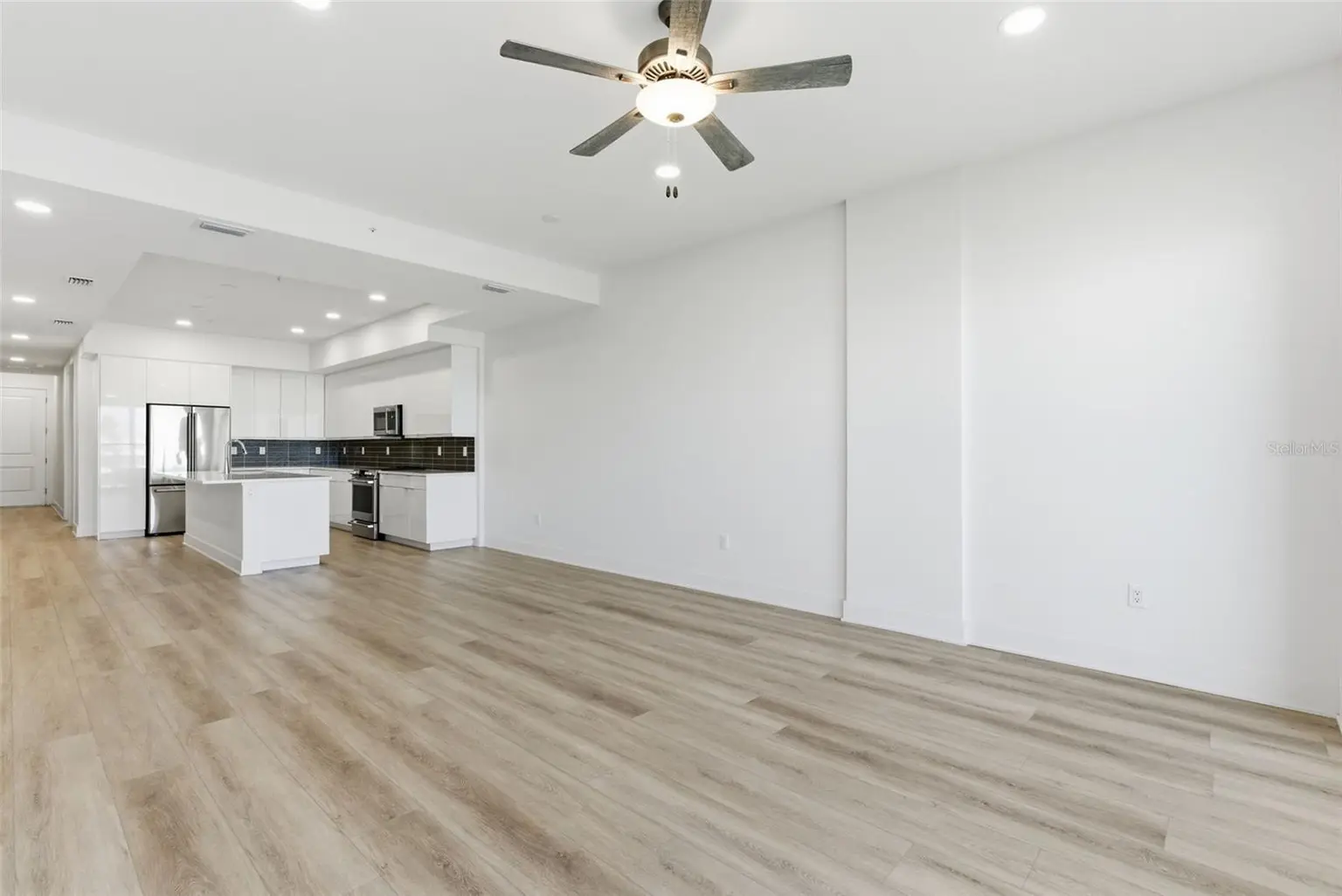 400 150TH AVENUE #305, MADEIRA BEACH, FL, photo 18 of 71