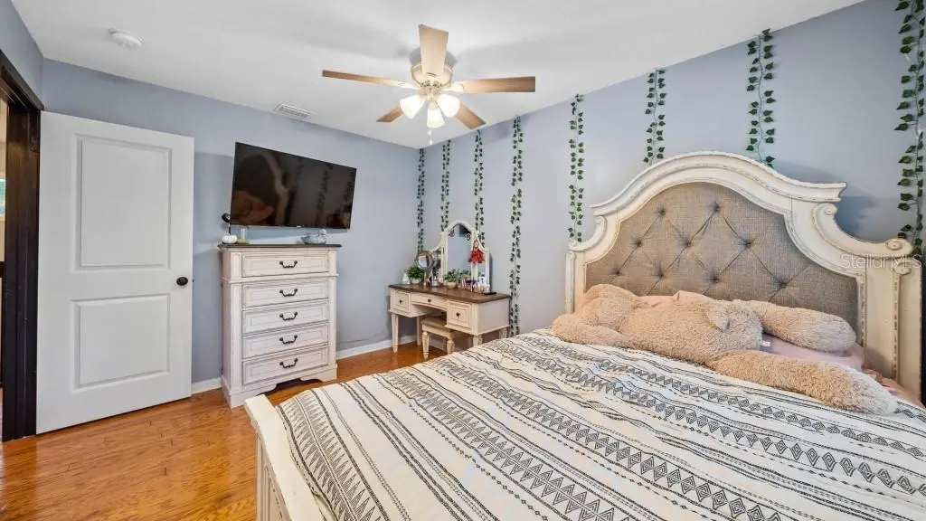 2907 W TRILBY AVENUE, TAMPA, FL, photo 5 of 25