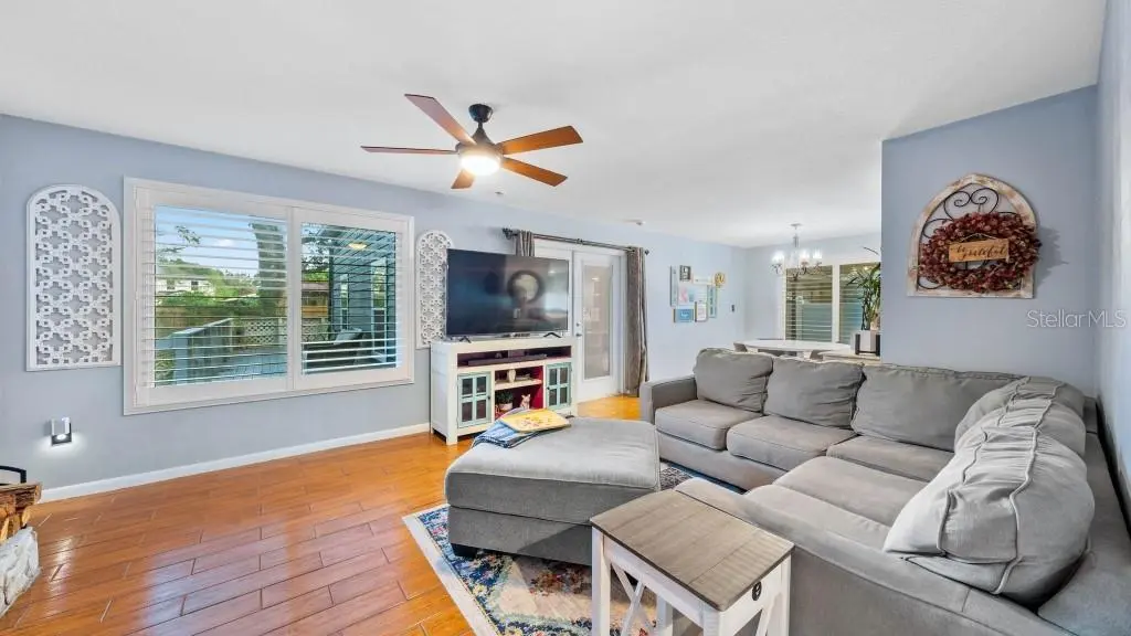 2907 W TRILBY AVENUE, TAMPA, FL, photo 9 of 25