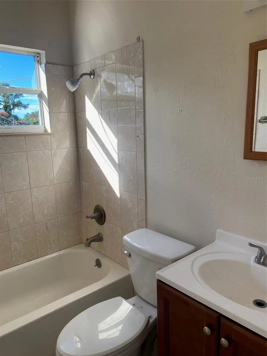 1105 BRIARWOOD ROAD, BRANDON, FL, photo 9 of 17