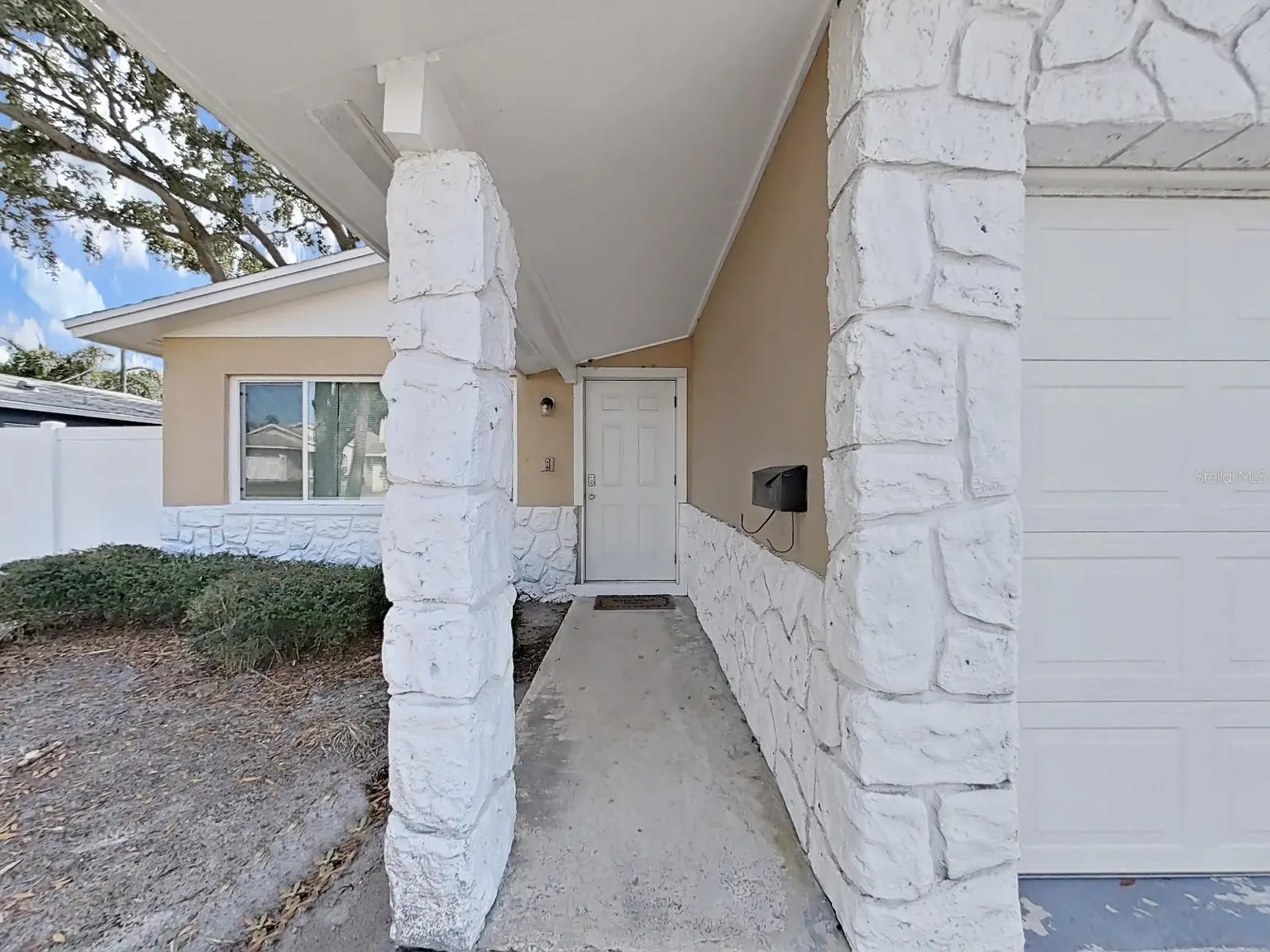 1750 MONTANA AVENUE NE, ST PETERSBURG, FL, photo 4 of 48