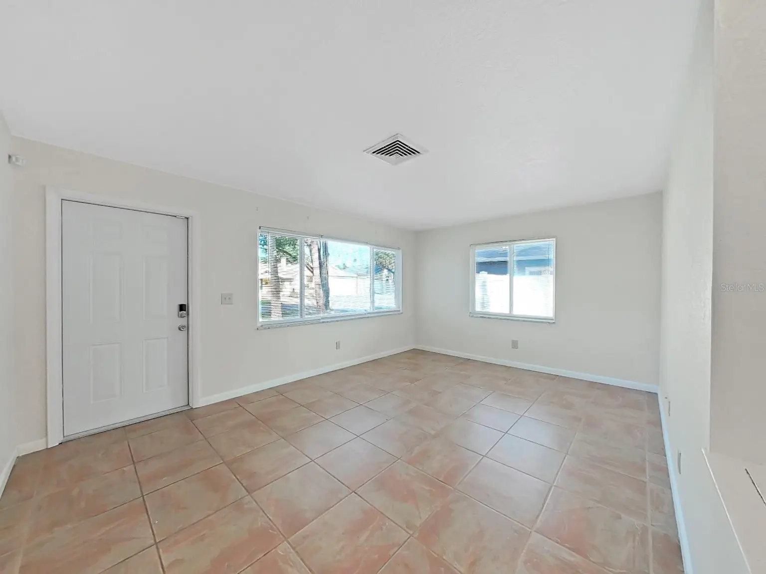 1750 MONTANA AVENUE NE, ST PETERSBURG, FL, photo 7 of 48