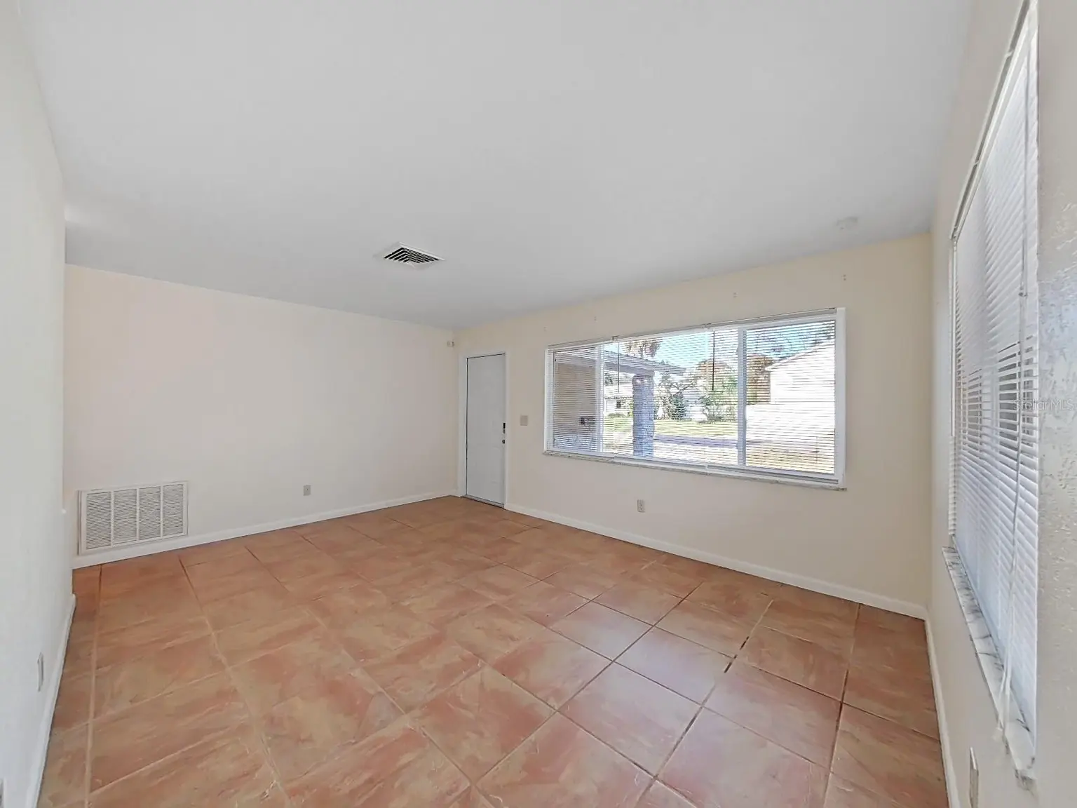 1750 MONTANA AVENUE NE, ST PETERSBURG, FL, photo 8 of 48