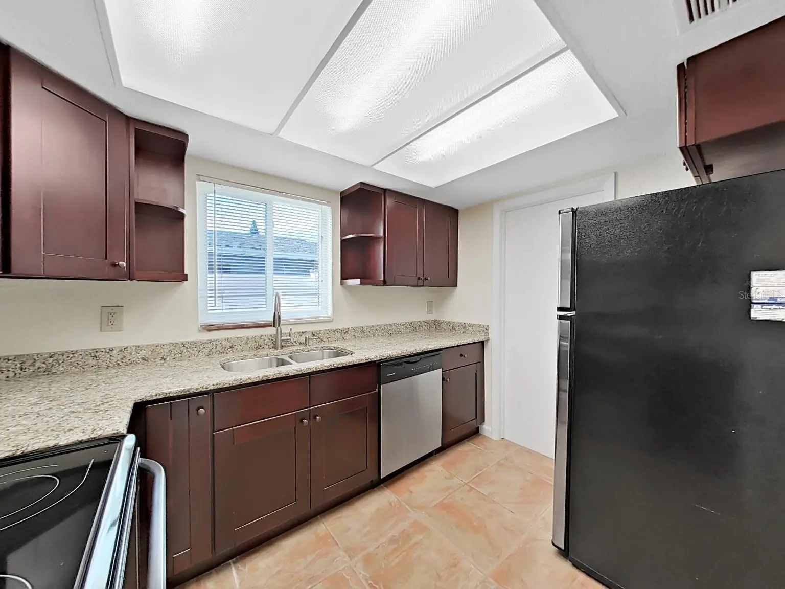 1750 MONTANA AVENUE NE, ST PETERSBURG, FL, photo 11 of 48