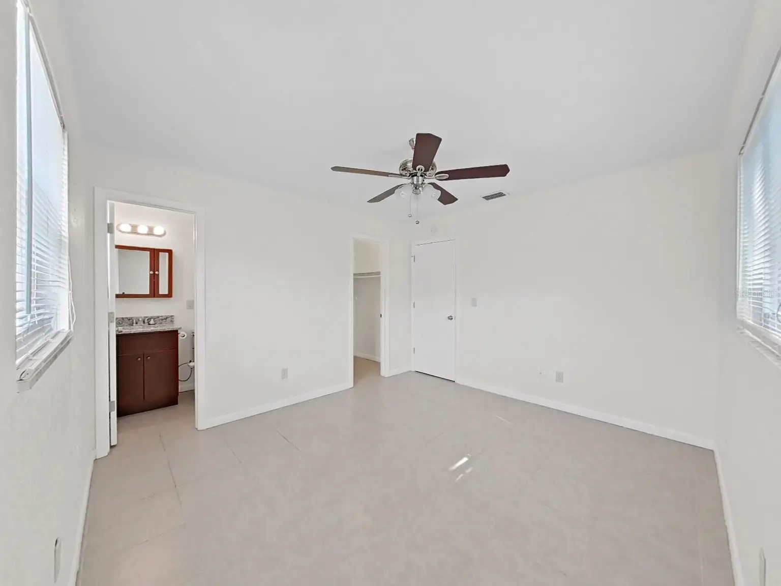 1750 MONTANA AVENUE NE, ST PETERSBURG, FL, photo 18 of 48