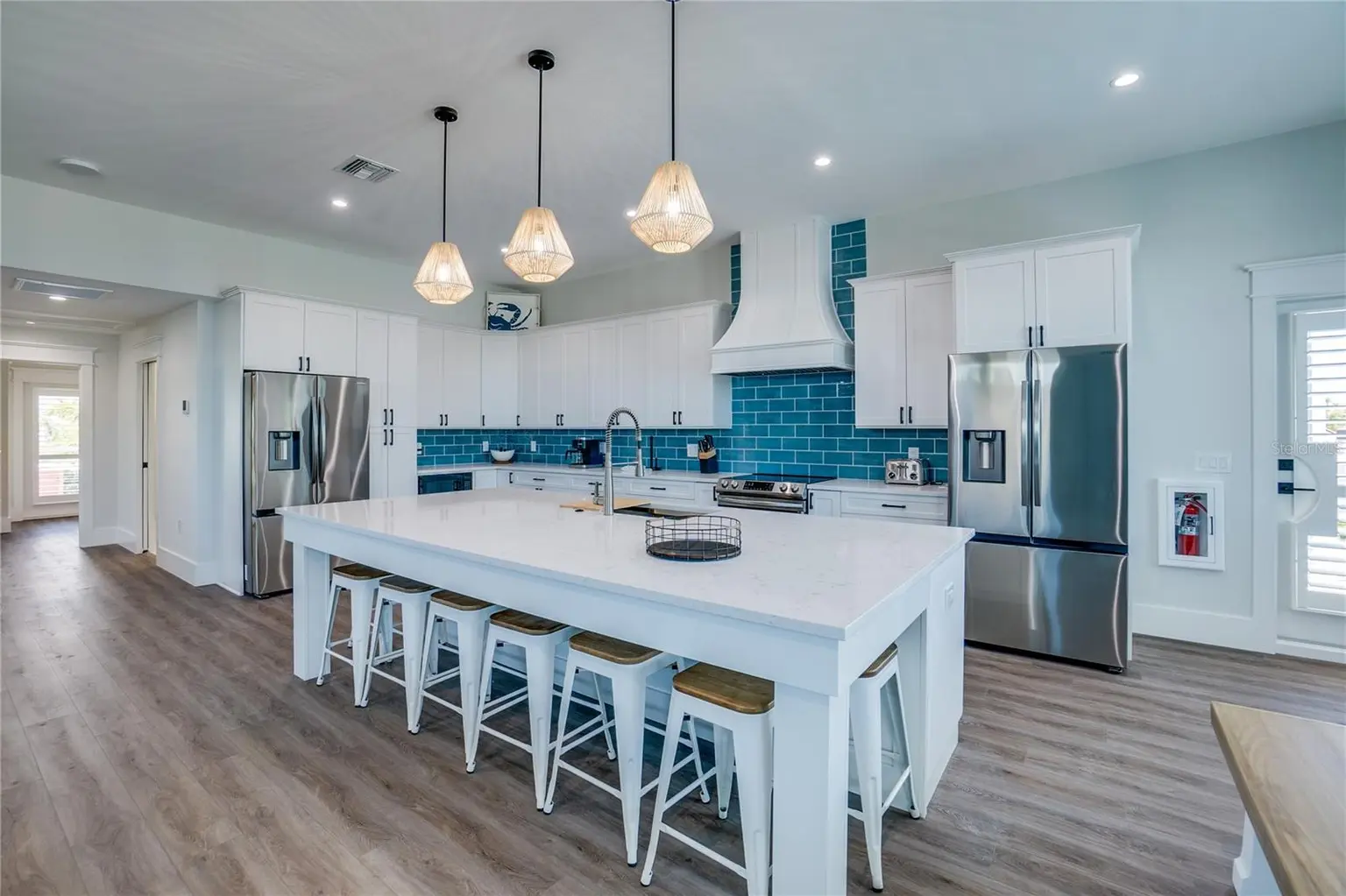 2102 AVENUE B, BRADENTON BEACH, FL, photo 10 of 71