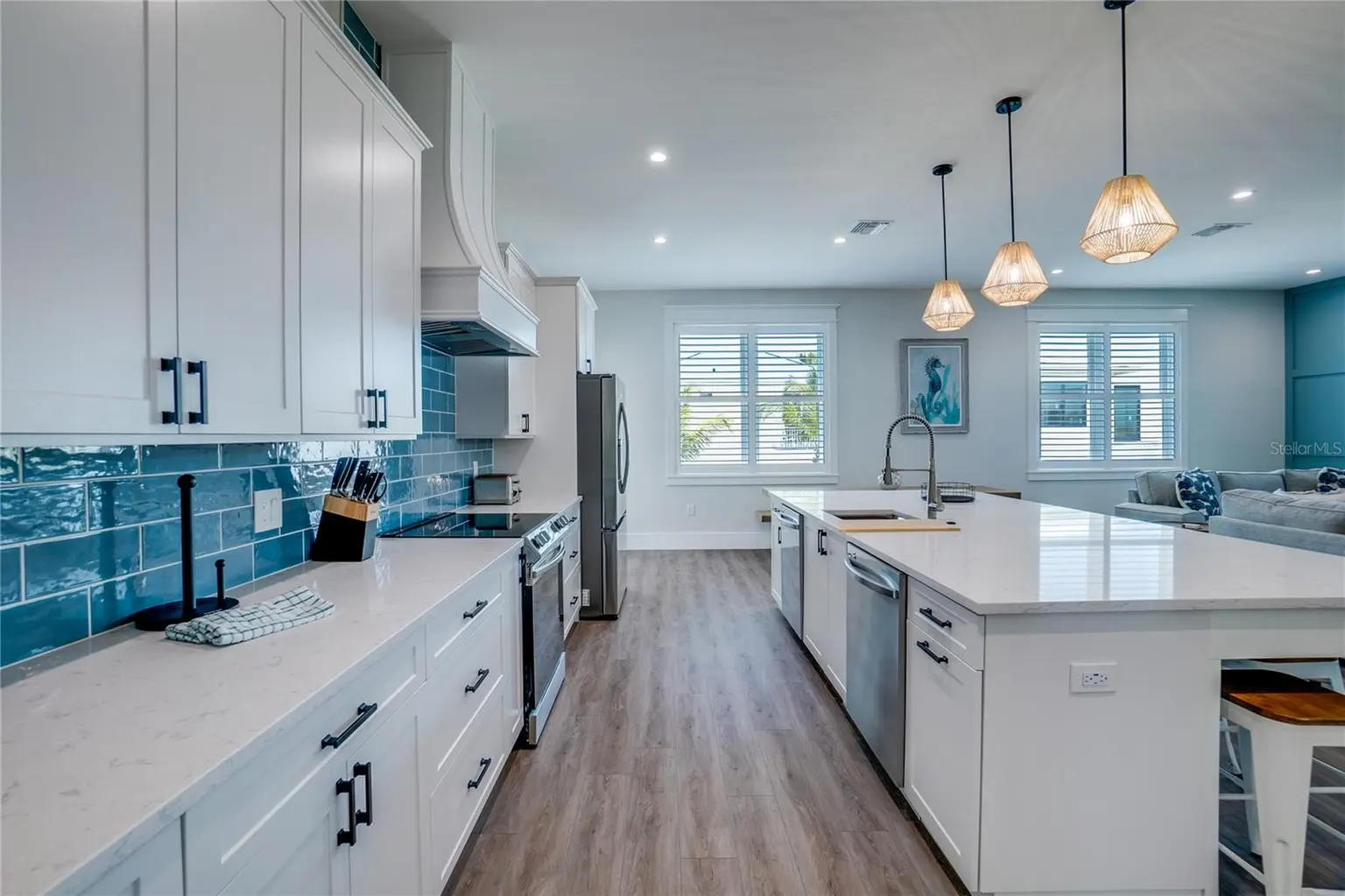2102 AVENUE B, BRADENTON BEACH, FL, photo 12 of 71