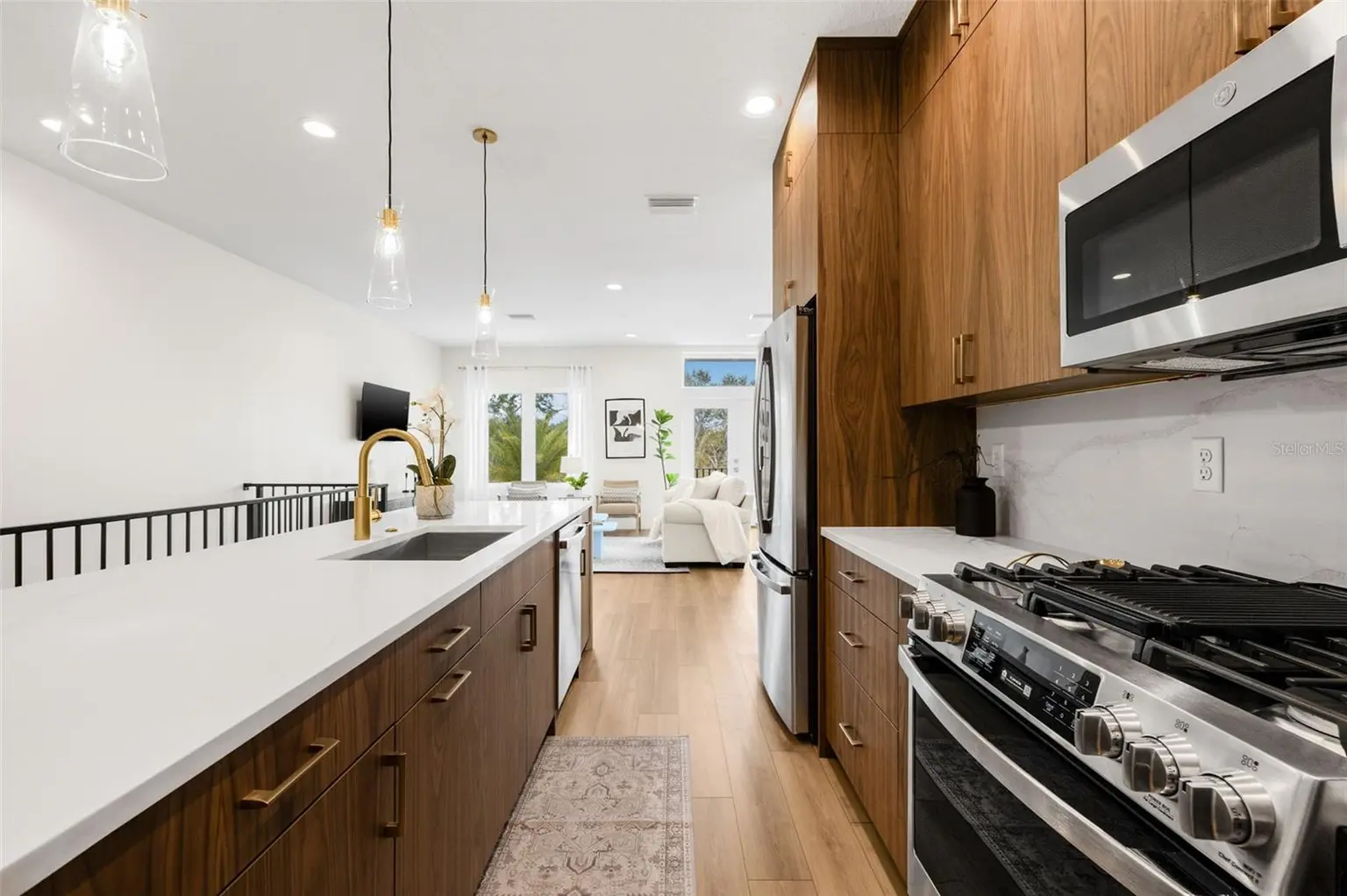 460 87TH AVENUE NORTH, ST PETERSBURG, FL, photo 13 of 52