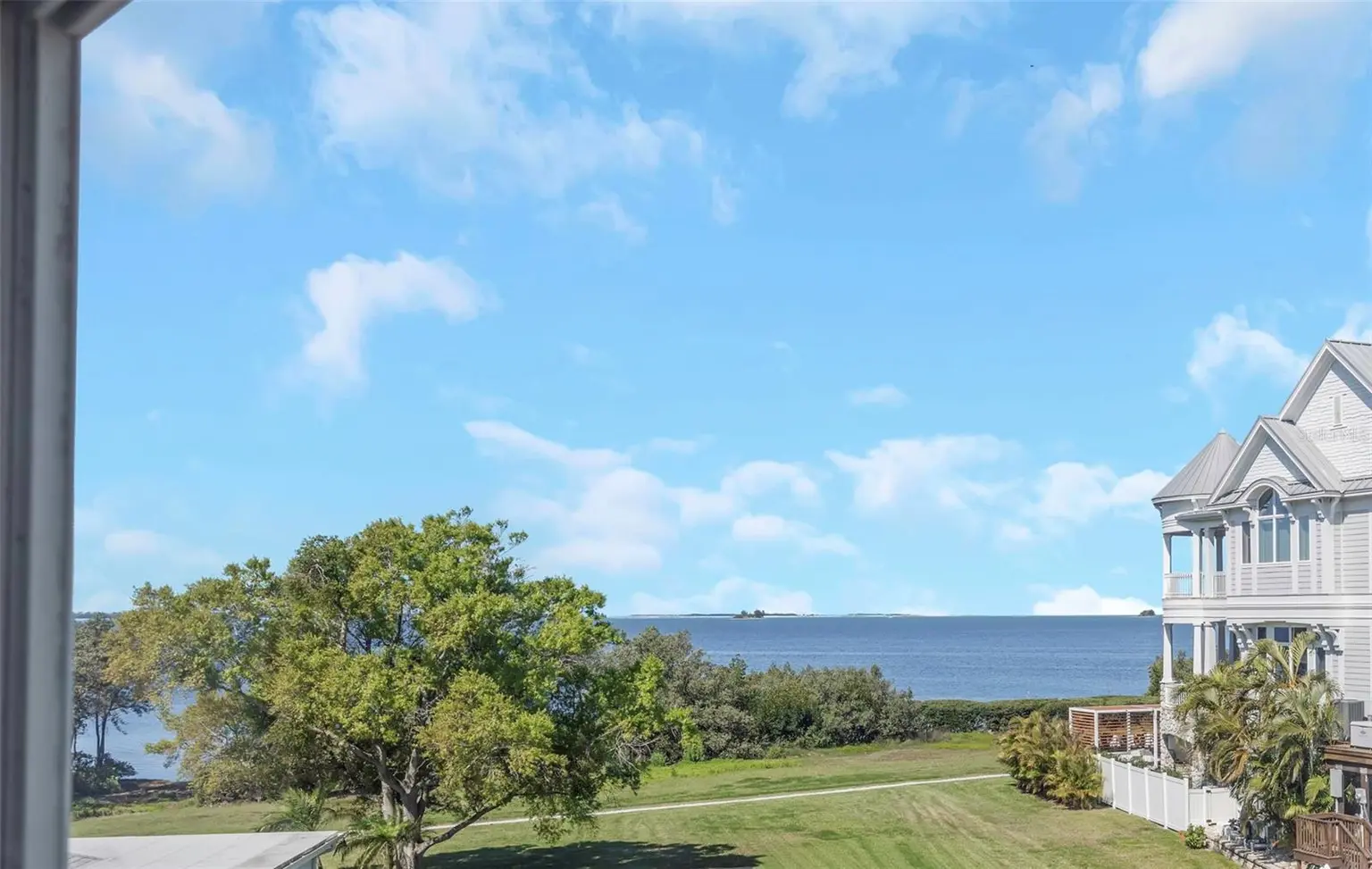 Crystal Beach home, photo 6 of 8