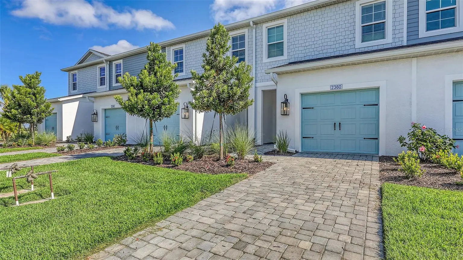 Palm Grove at Lakewood Ranch home, photo 8 of 8