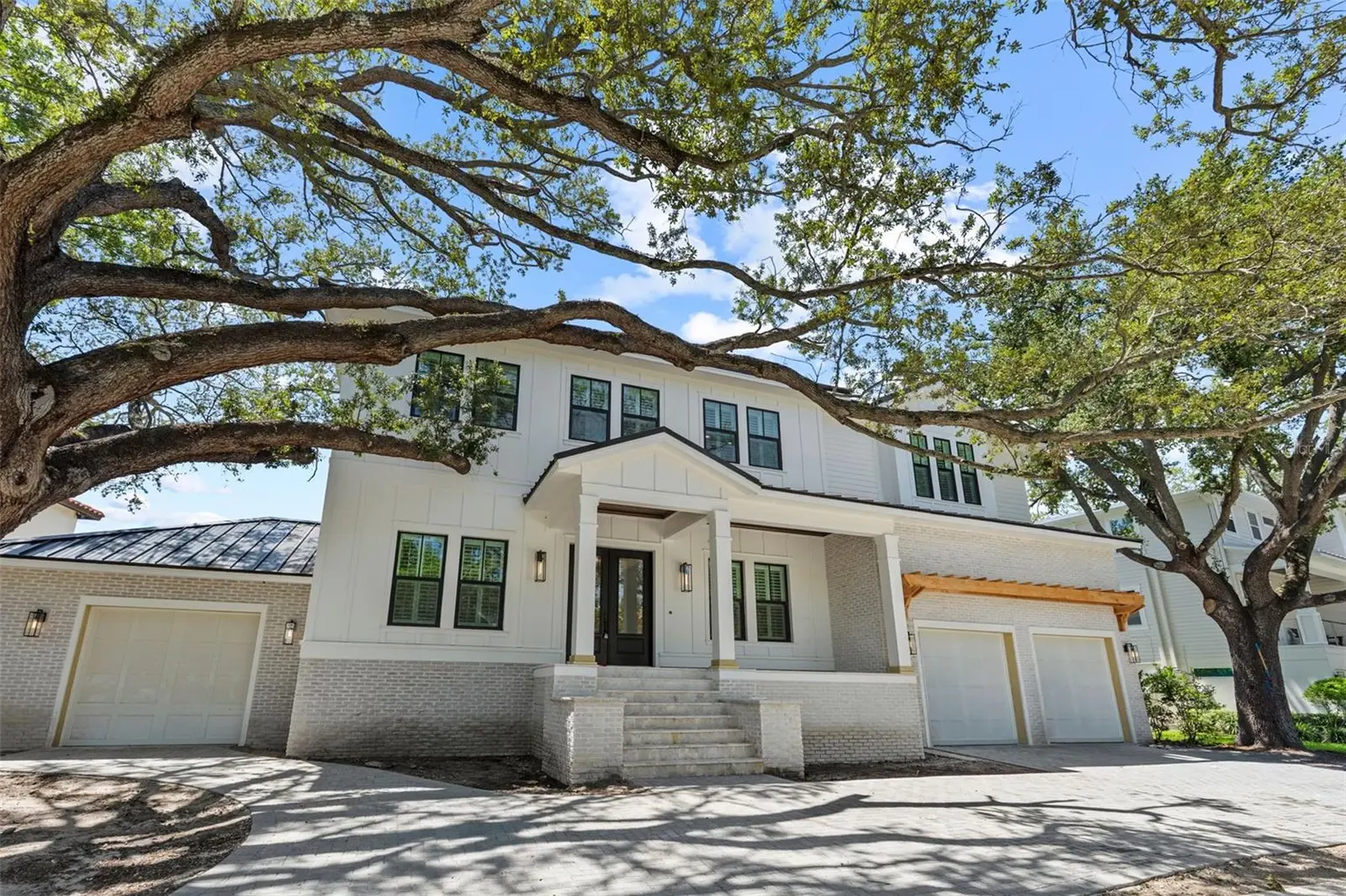 690 GENEVA PLACE, TAMPA, FL