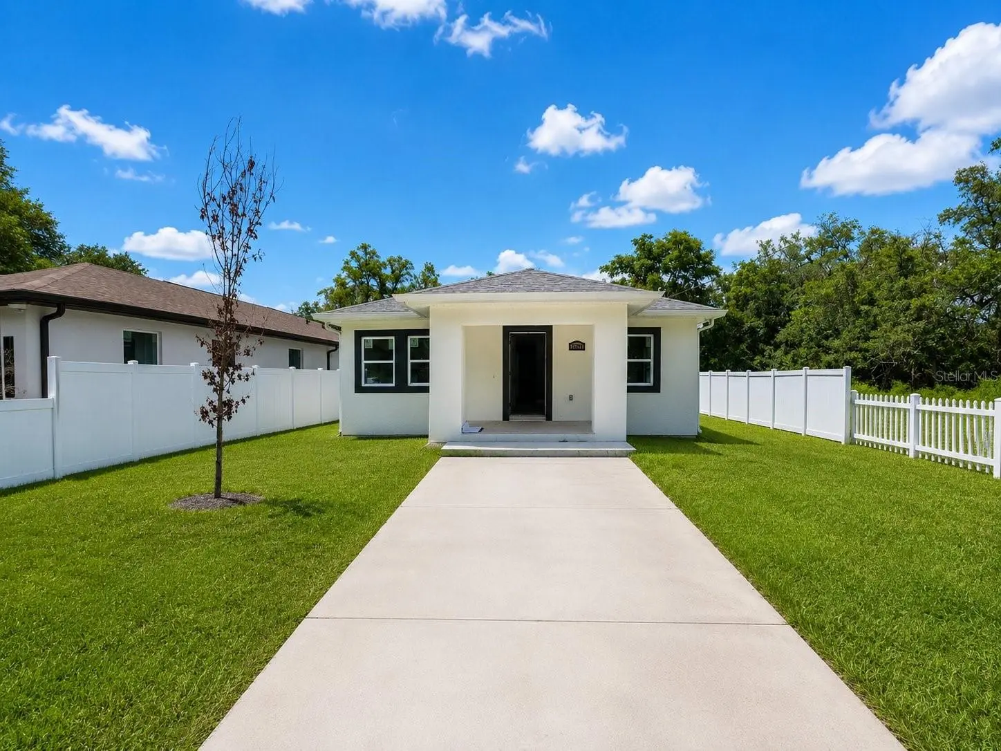3704 SMITH TREE STREET, TAMPA, FL