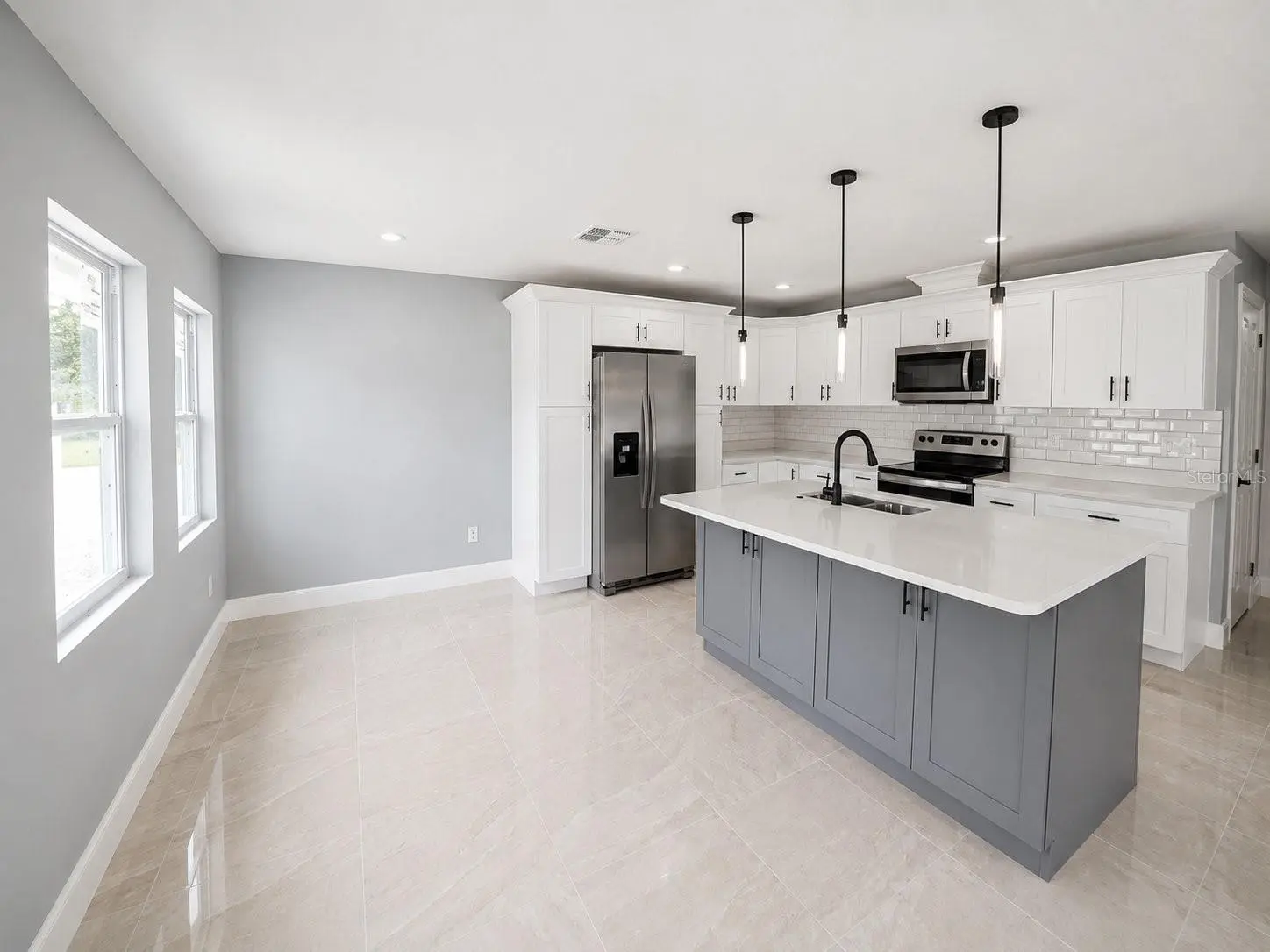 3704 SMITH TREE STREET, TAMPA, FL, photo 4 of 20