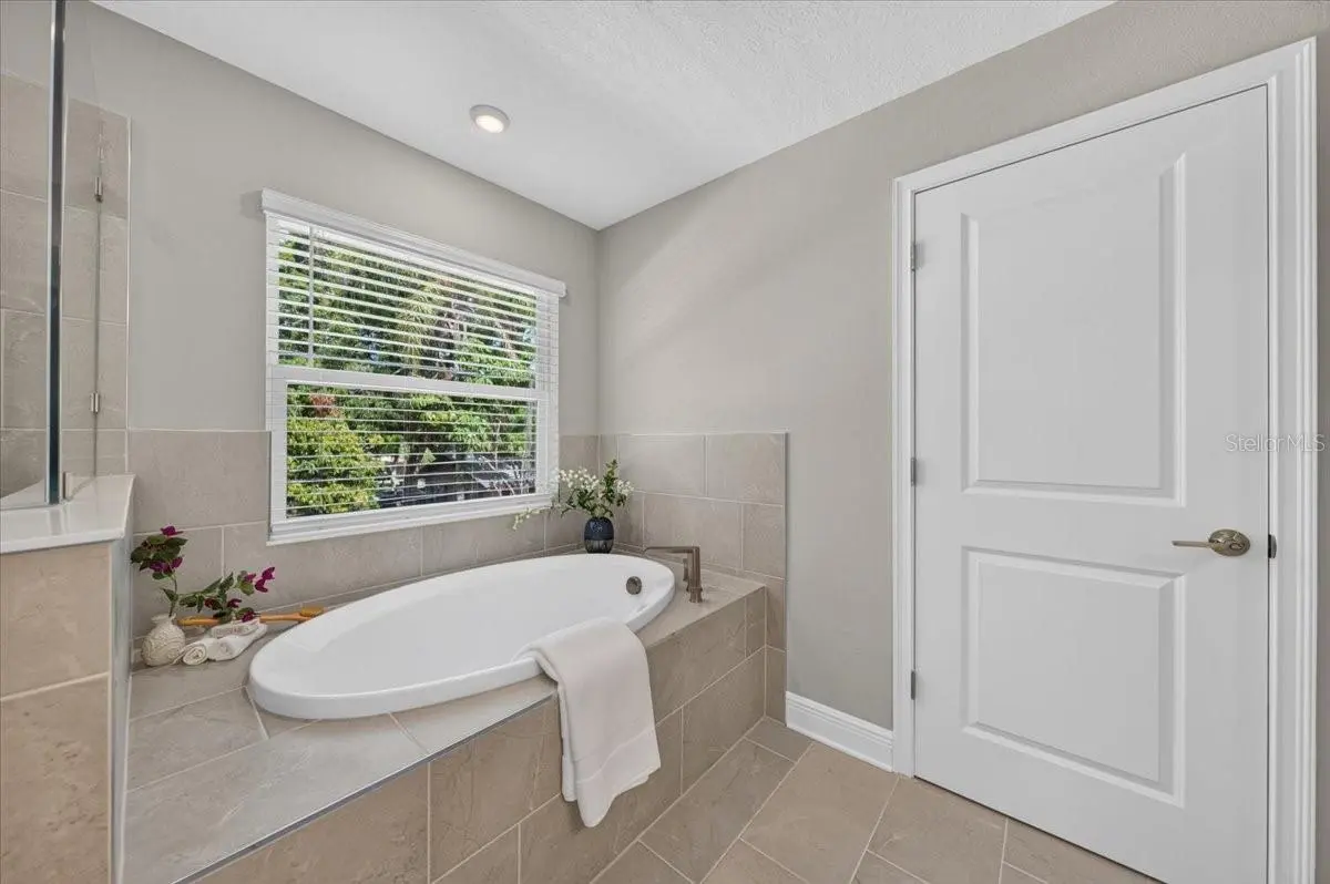 6226 29TH STREET N, ST PETERSBURG, FL, photo 20 of 44