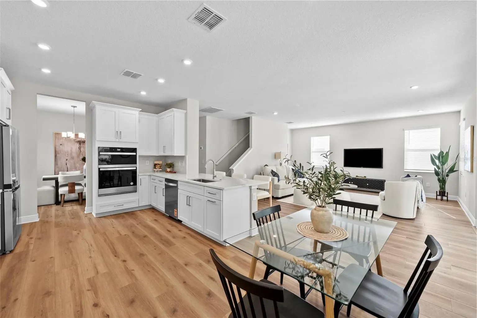 6244 29TH STREET N, ST PETERSBURG, FL, photo 12 of 43