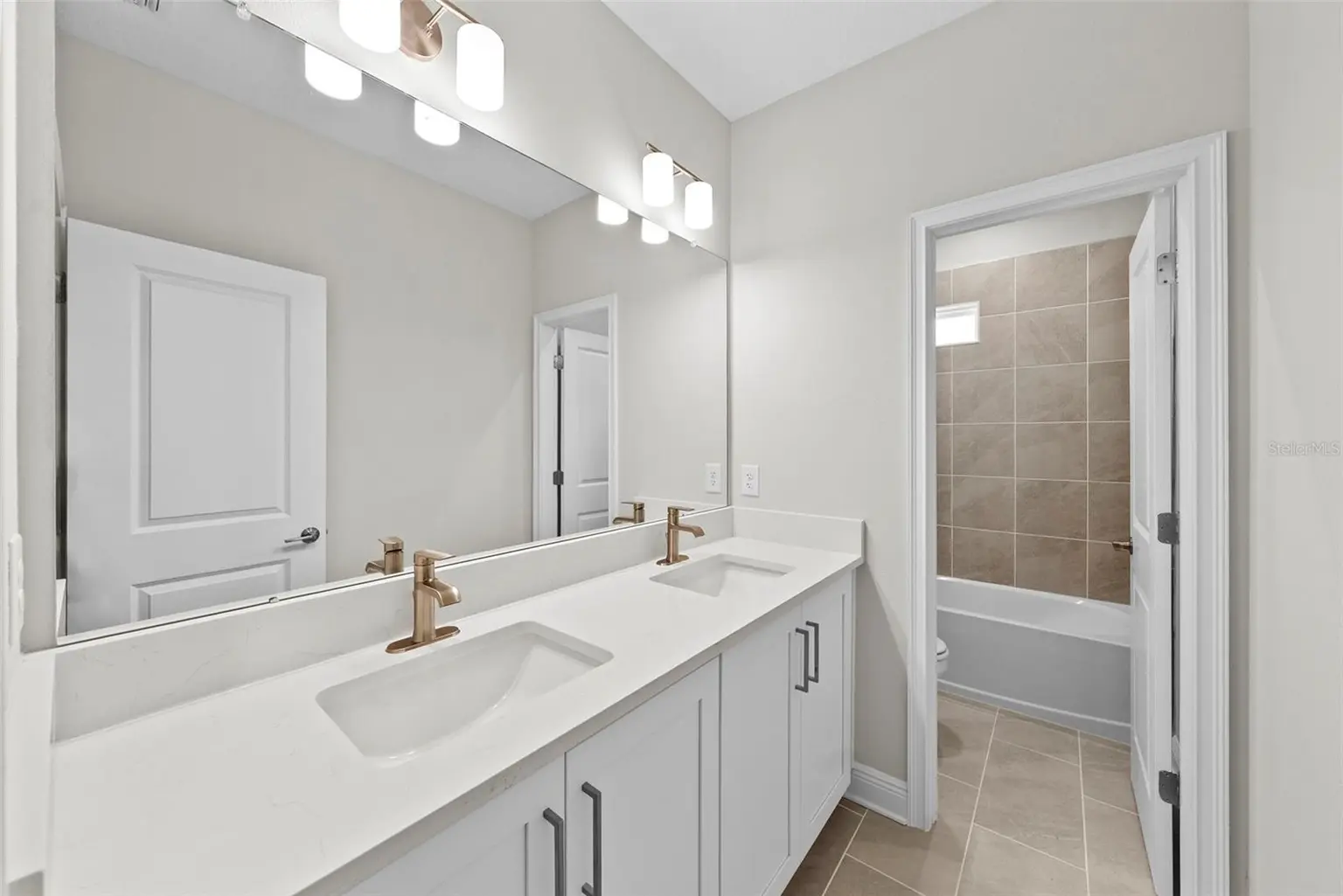 6244 29TH STREET N, ST PETERSBURG, FL, photo 33 of 43