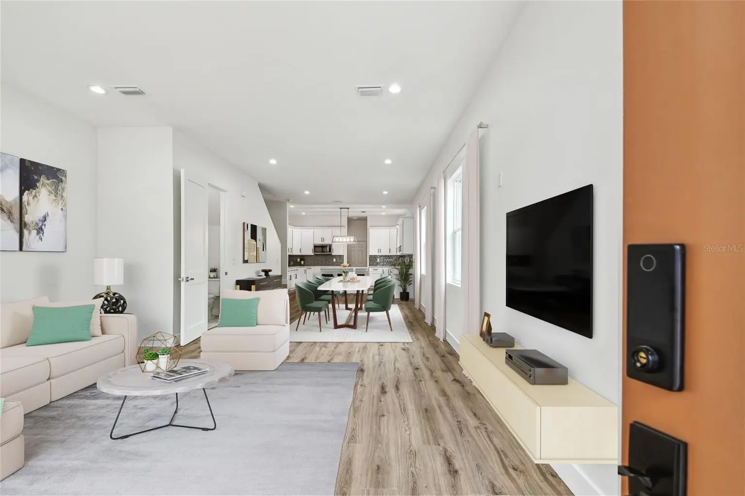 Ridgewood Terrace home, photo 4 of 4