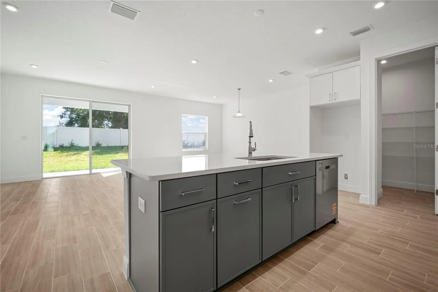 Fieldstone home, photo 7 of 8