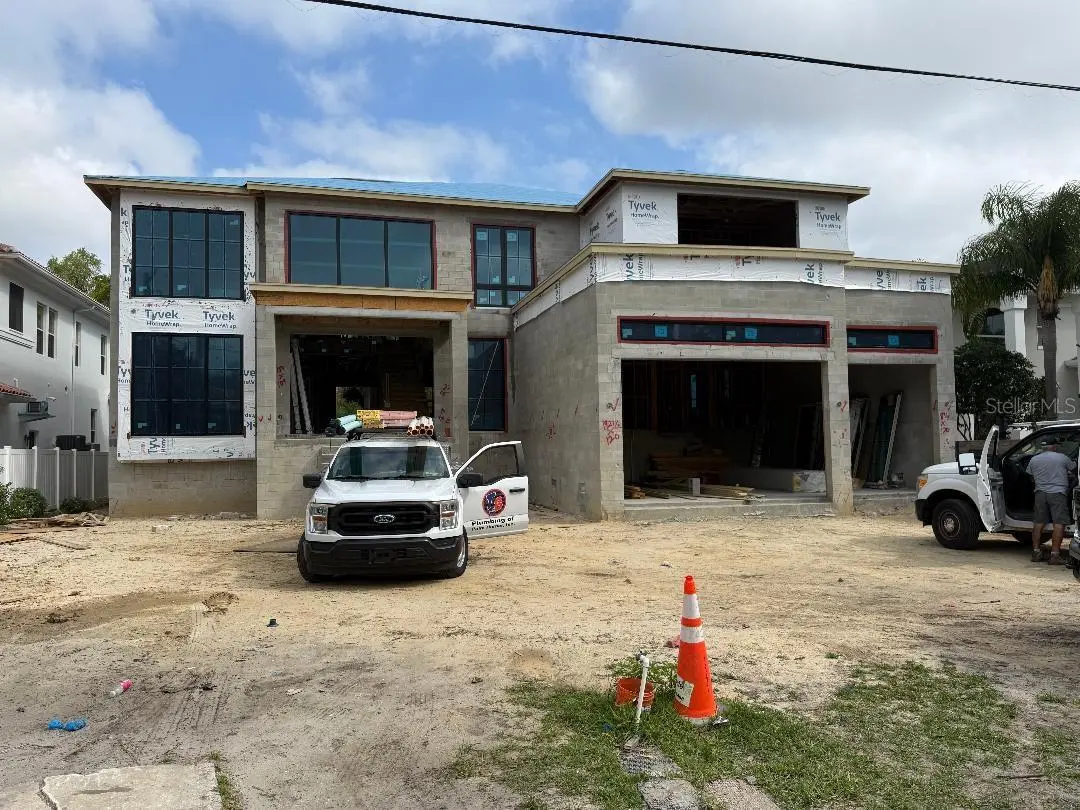 Bayshore Estates home, photo 2 of 8