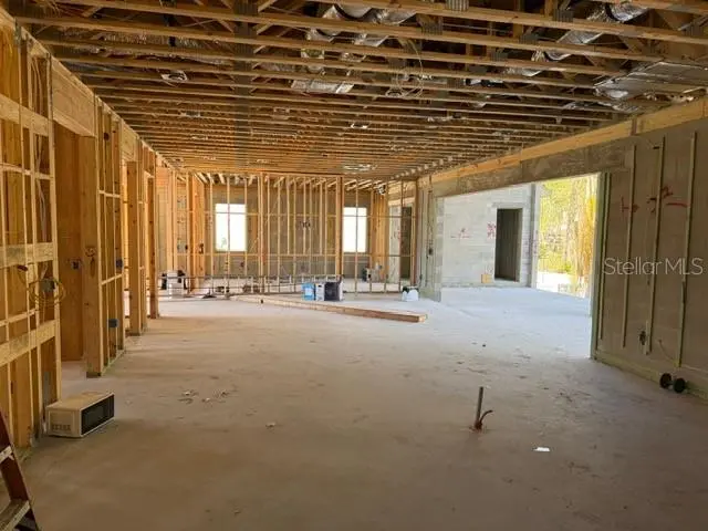 Bayshore Estates home, photo 6 of 8