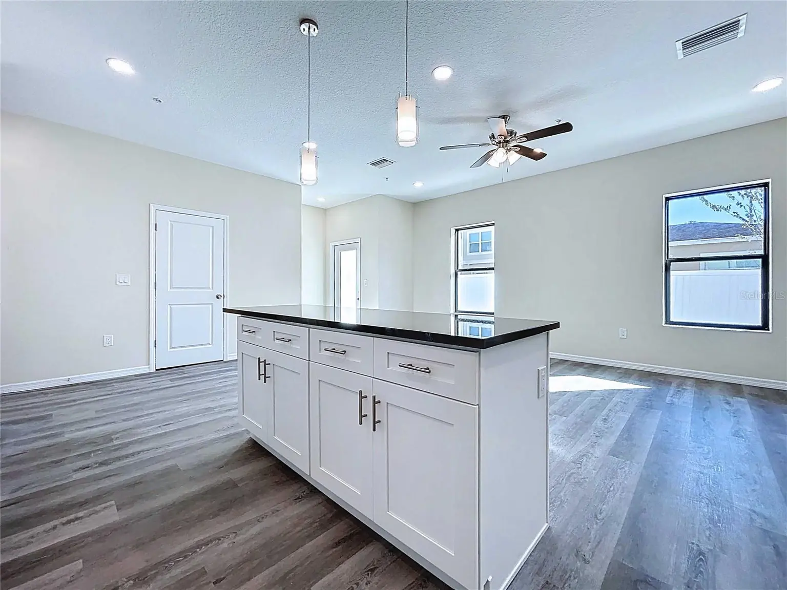 4368 CAMBIO GARDENS COURT, TAMPA, FL, photo 12 of 66