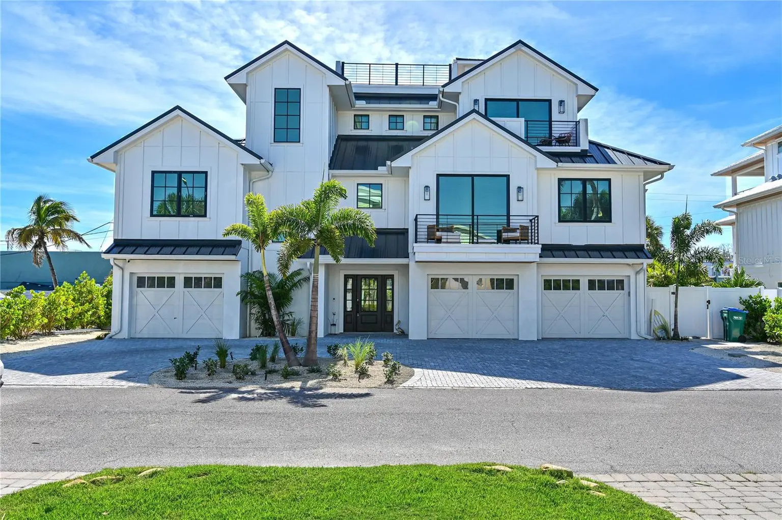 Holmes Beach home, photo 5 of 8