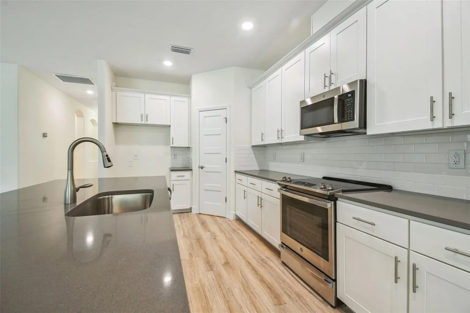 11347 STRIPED BASS COURT, NEW PORT RICHEY, FL, photo 9 of 38