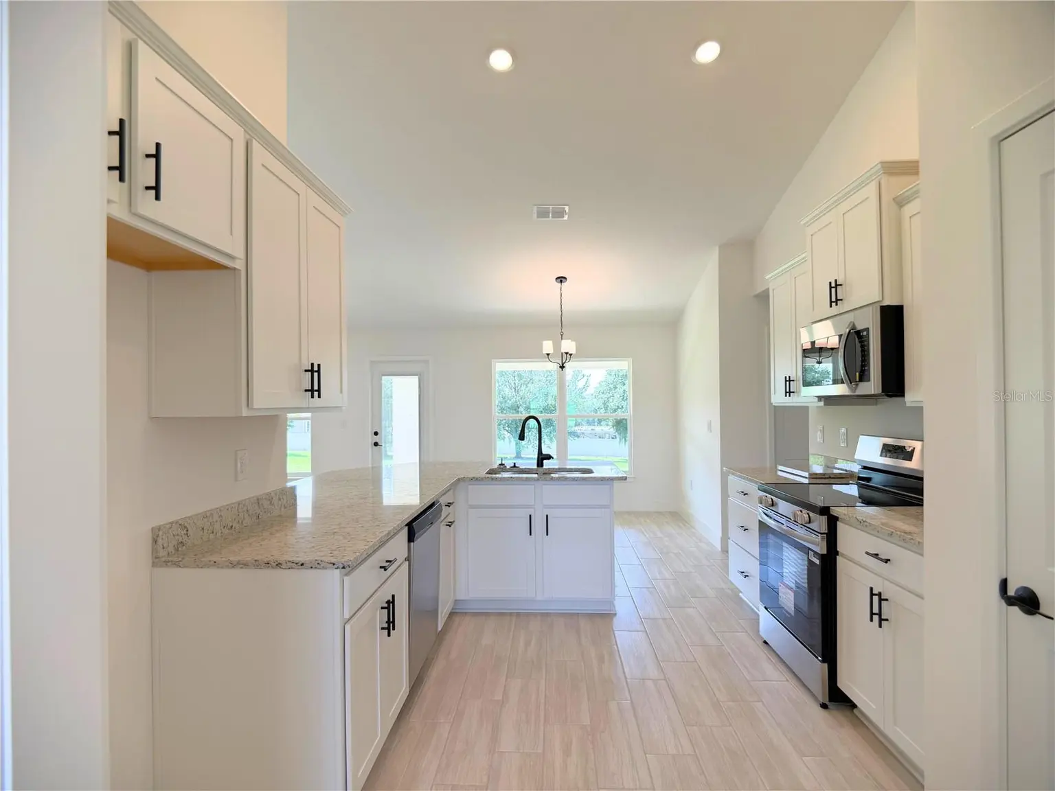 37041 HIDDEN VIEW CIRCLE, DADE CITY, FL, photo 10 of 28