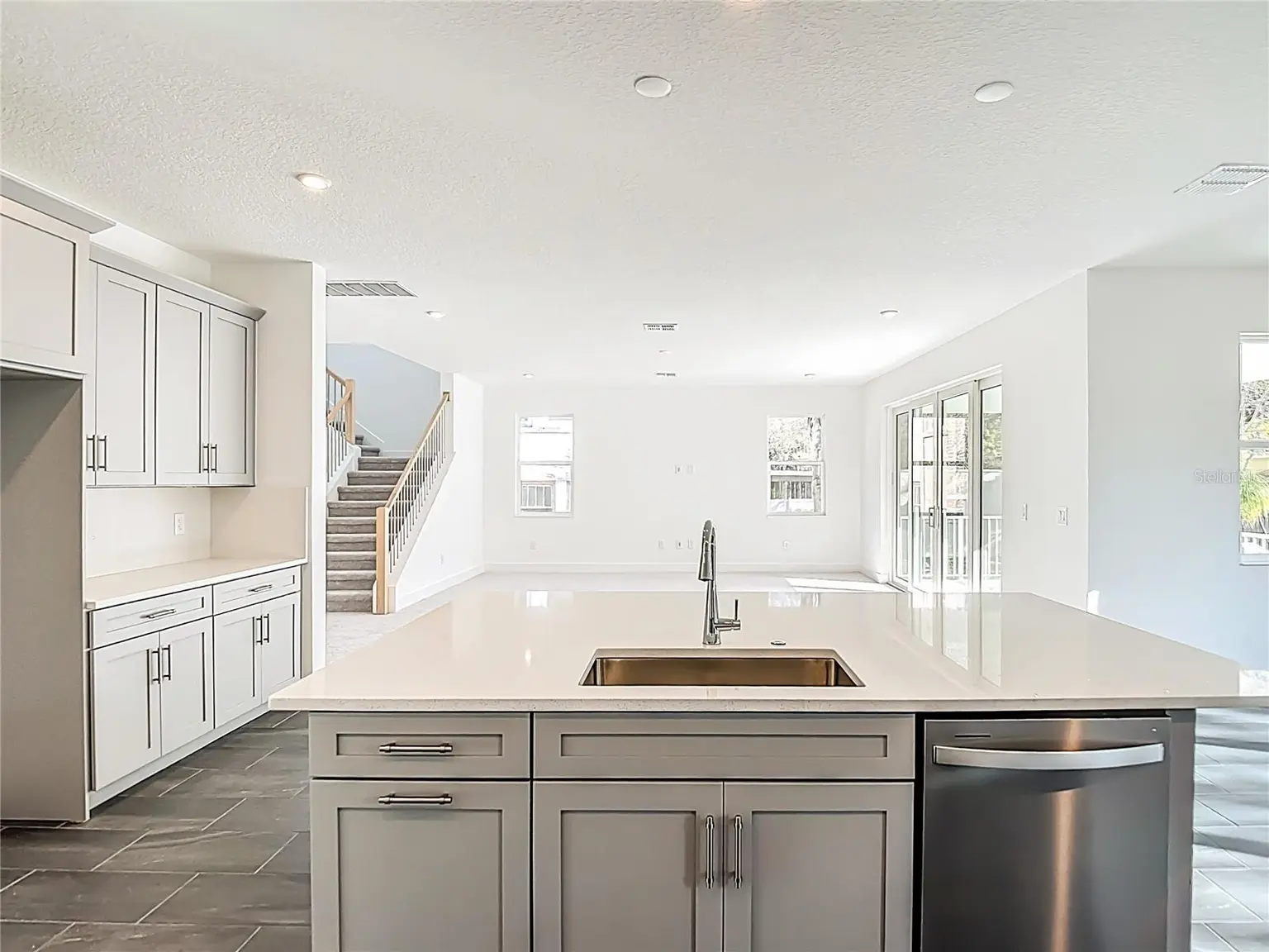 410 S WEST SHORE BOULEVARD, TAMPA, FL, photo 19 of 93