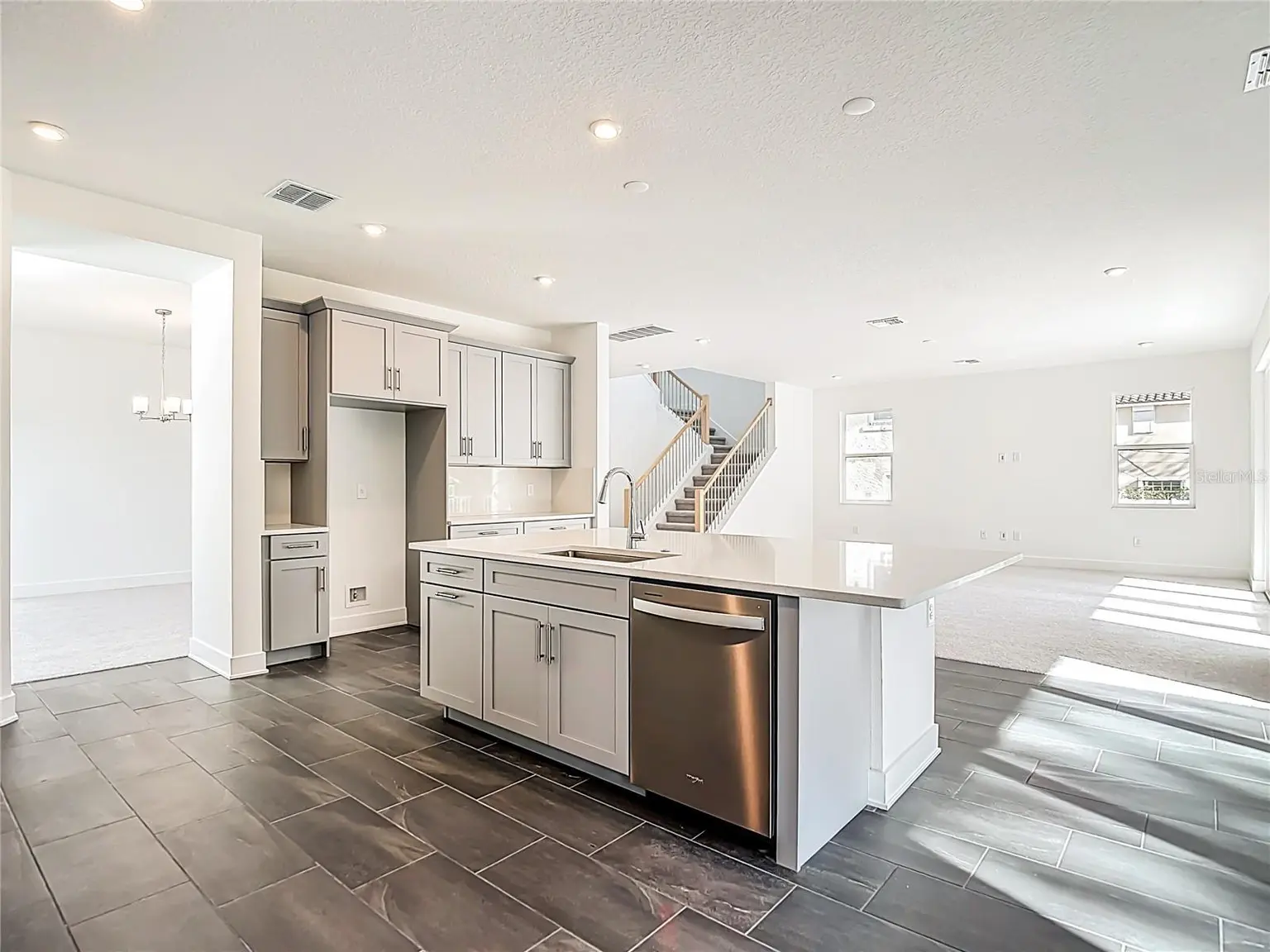 410 S WEST SHORE BOULEVARD, TAMPA, FL, photo 21 of 93
