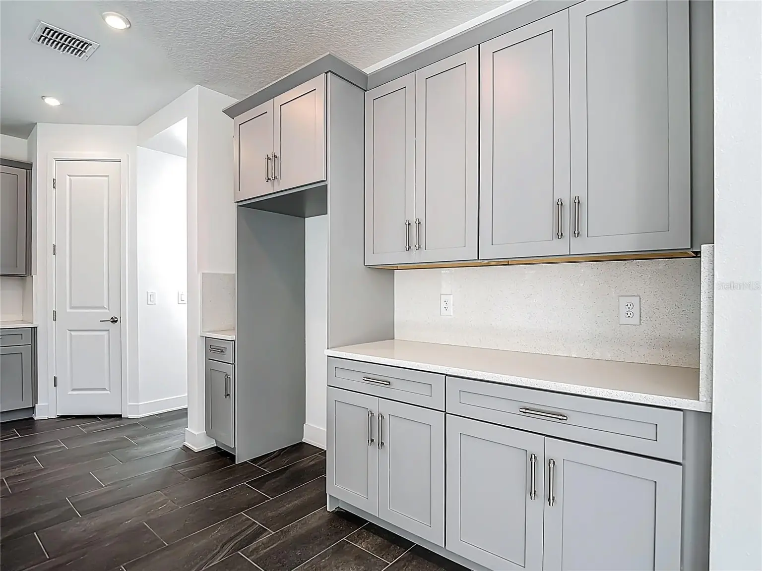 410 S WEST SHORE BOULEVARD, TAMPA, FL, photo 31 of 93