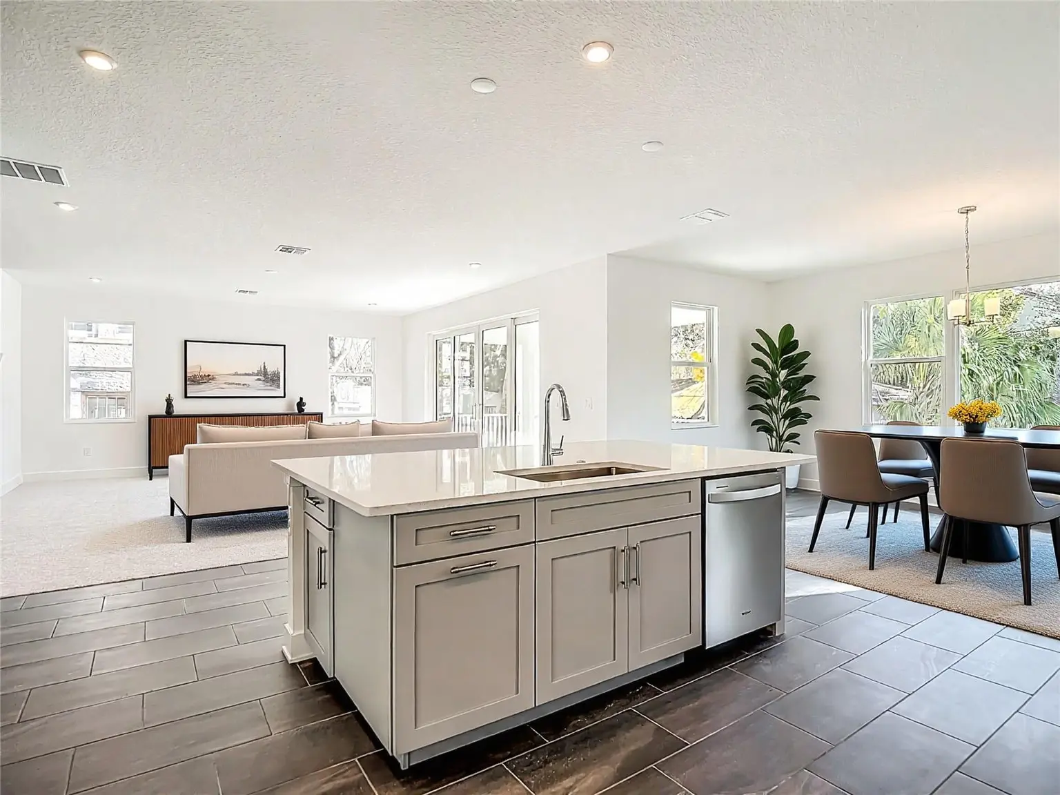 410 S WEST SHORE BOULEVARD, TAMPA, FL, photo 17 of 93