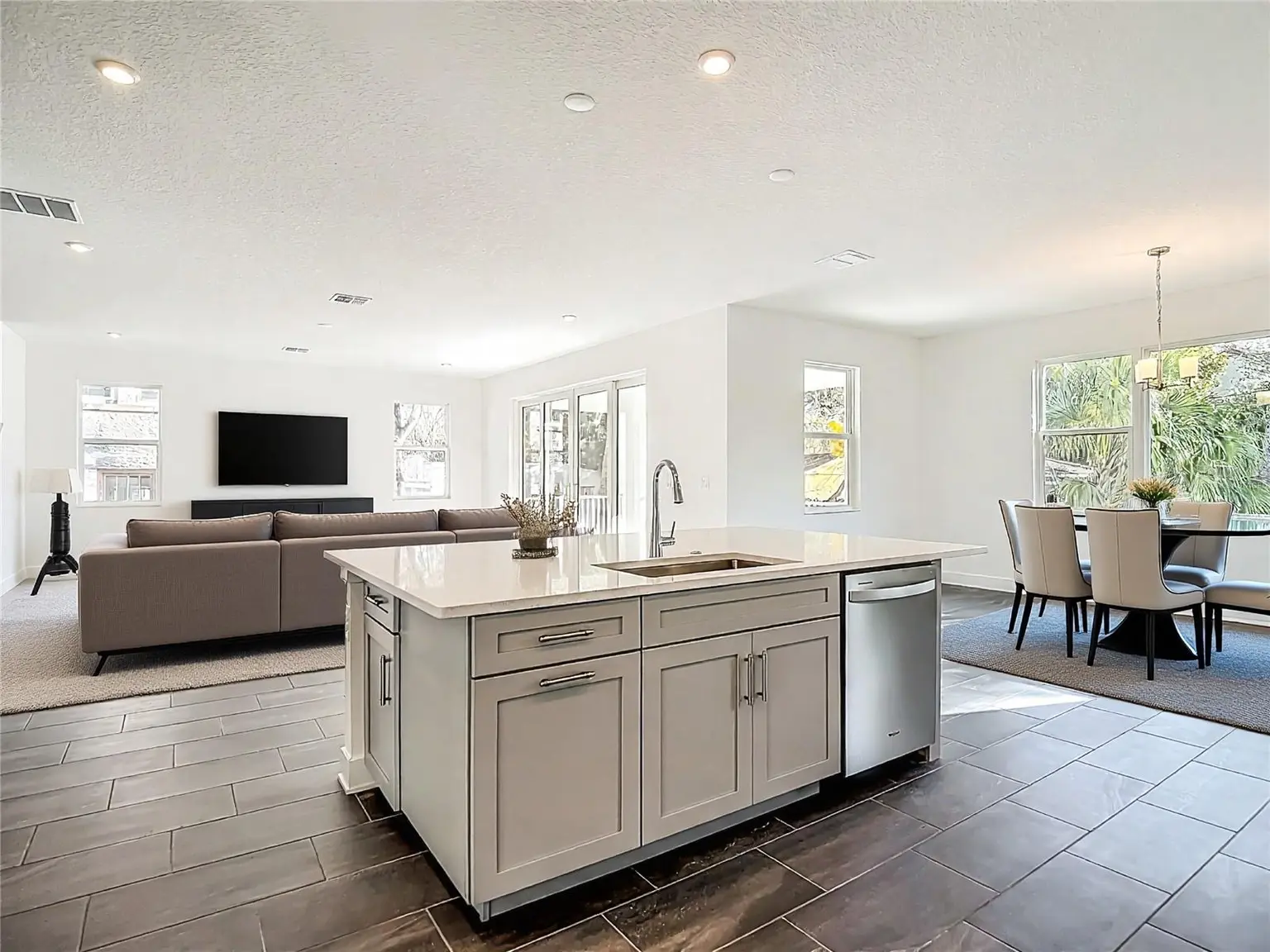 410 S WEST SHORE BOULEVARD, TAMPA, FL, photo 92 of 93