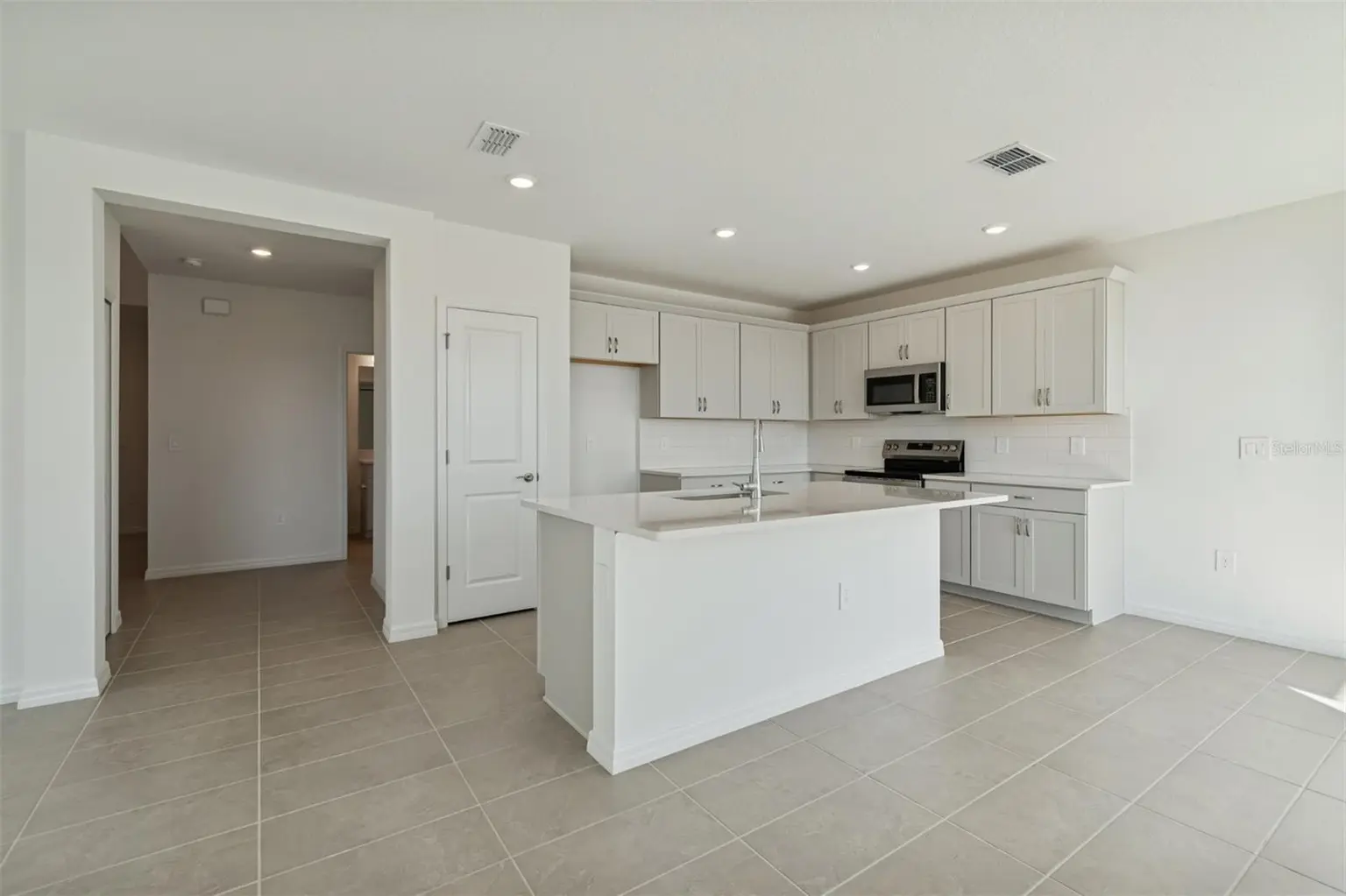 9018 OPTIMIST WAY, PALMETTO, FL, photo 7 of 31