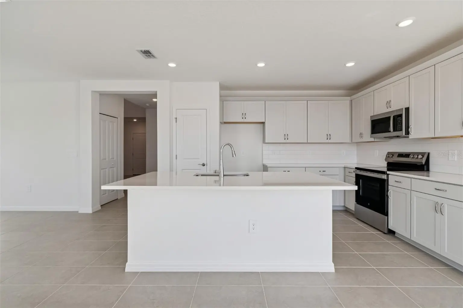 9018 OPTIMIST WAY, PALMETTO, FL, photo 8 of 31