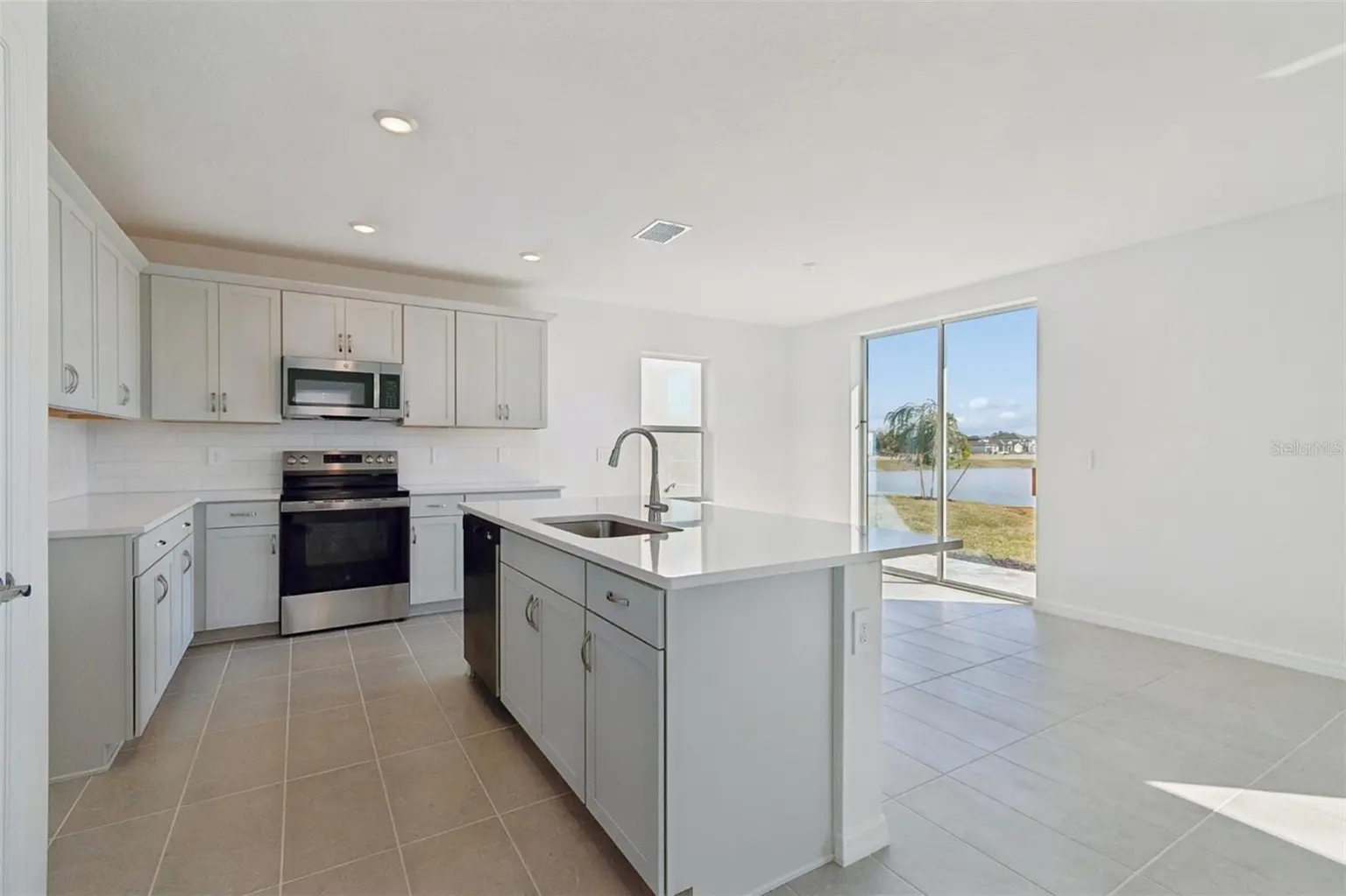 9018 OPTIMIST WAY, PALMETTO, FL, photo 11 of 31