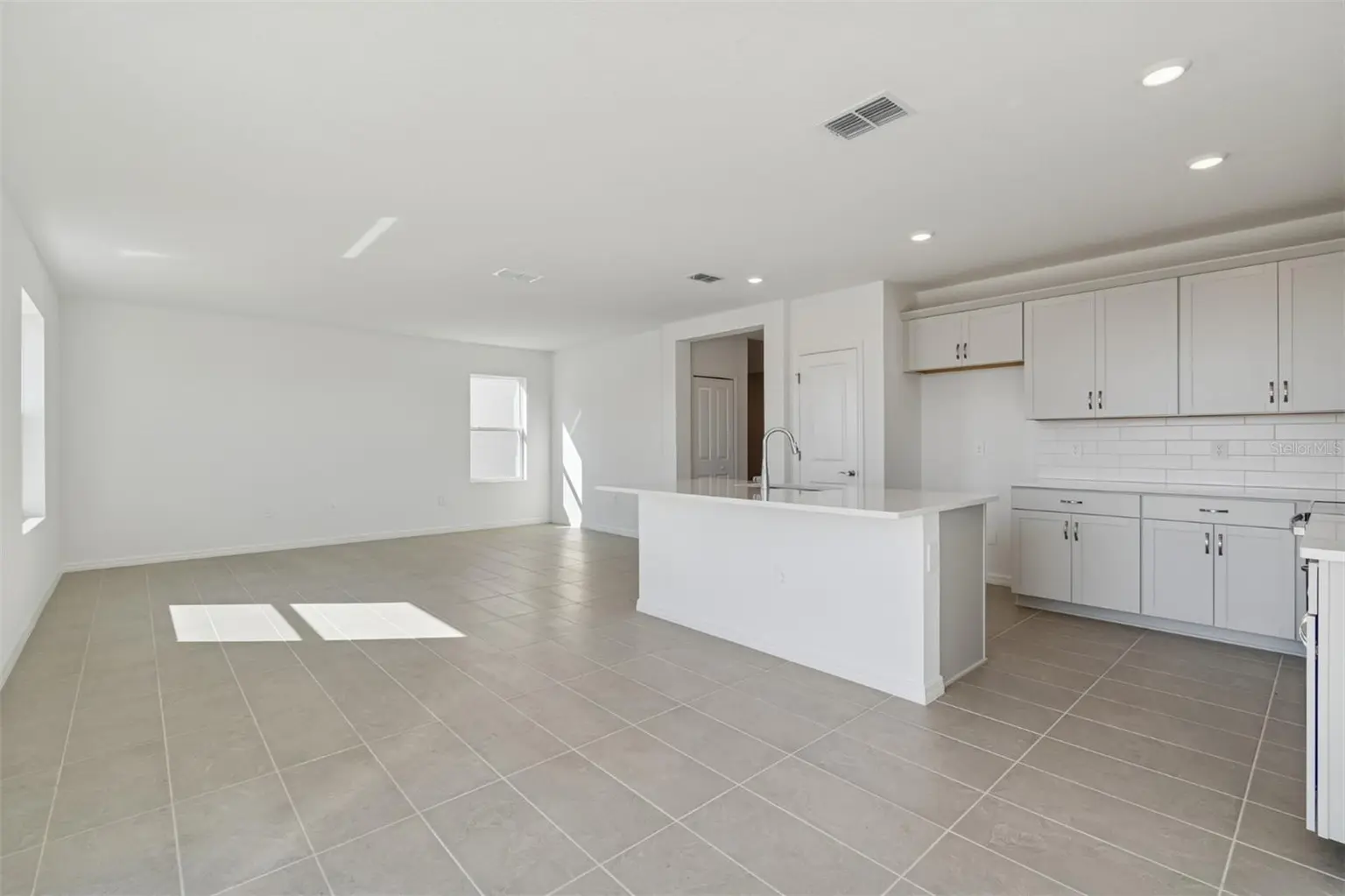 9018 OPTIMIST WAY, PALMETTO, FL, photo 12 of 31