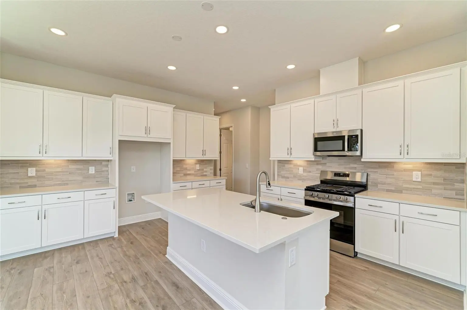 35517 STABLETON LANE, ZEPHYRHILLS, FL, photo 12 of 30