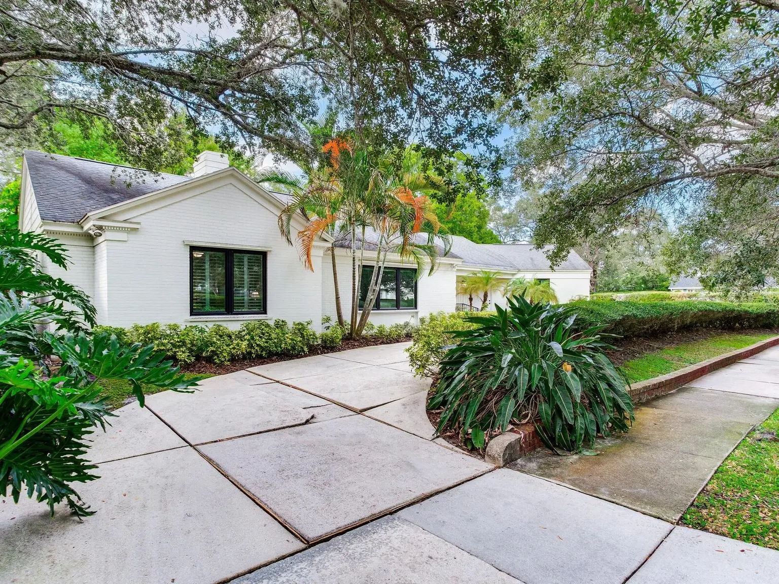 3401 S ALMERIA AVENUE, TAMPA, FL, photo 2 of 48