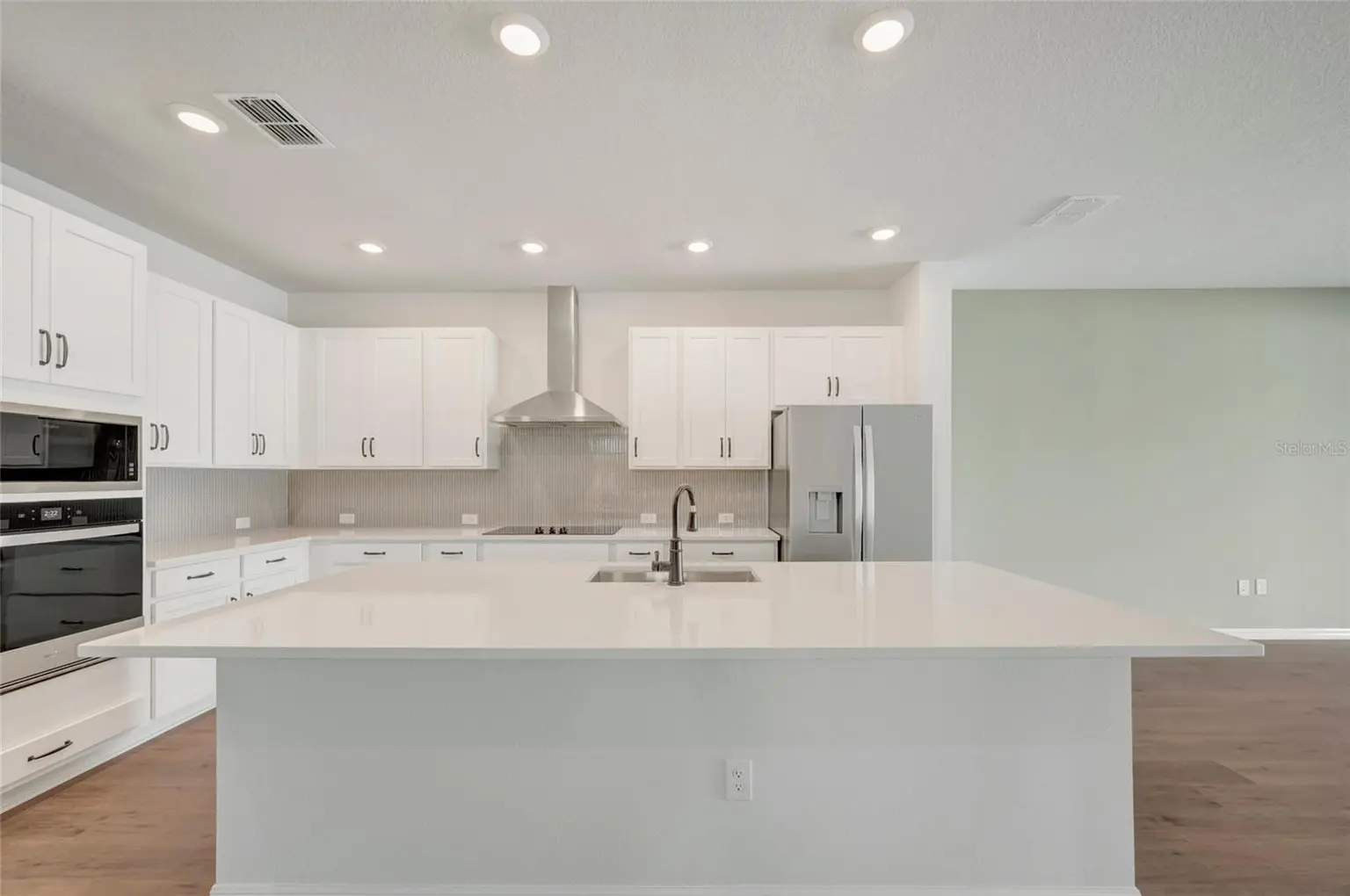 614 KINGSWOOD COURT, BRADENTON, FL, photo 3 of 24
