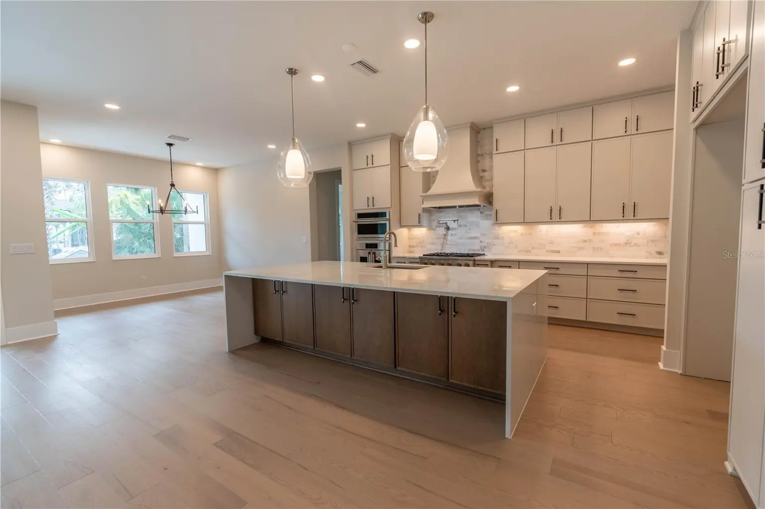 4906 W ESTRELLA STREET, TAMPA, FL, photo 6 of 27