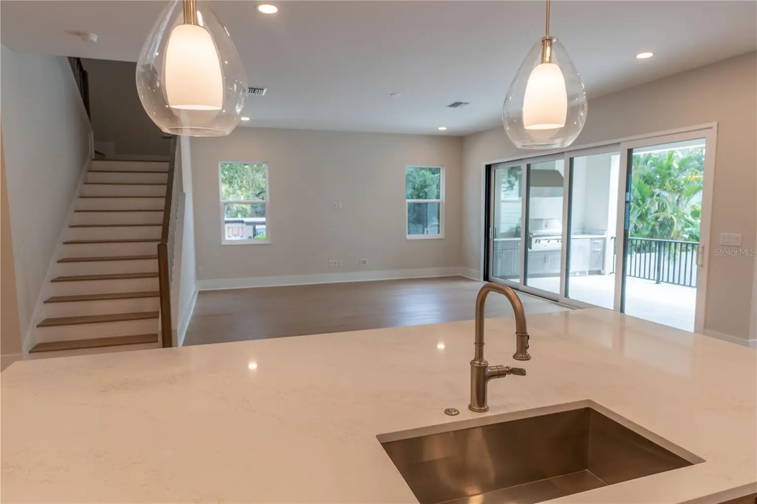 4906 W ESTRELLA STREET, TAMPA, FL, photo 9 of 27