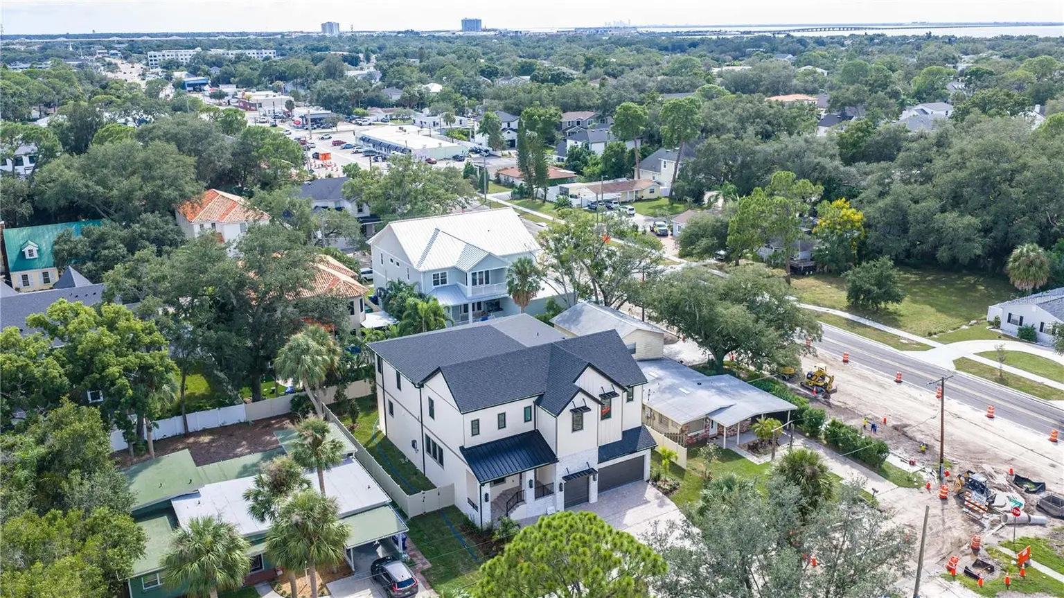 4316 W CORONA STREET, TAMPA, FL, photo 3 of 39