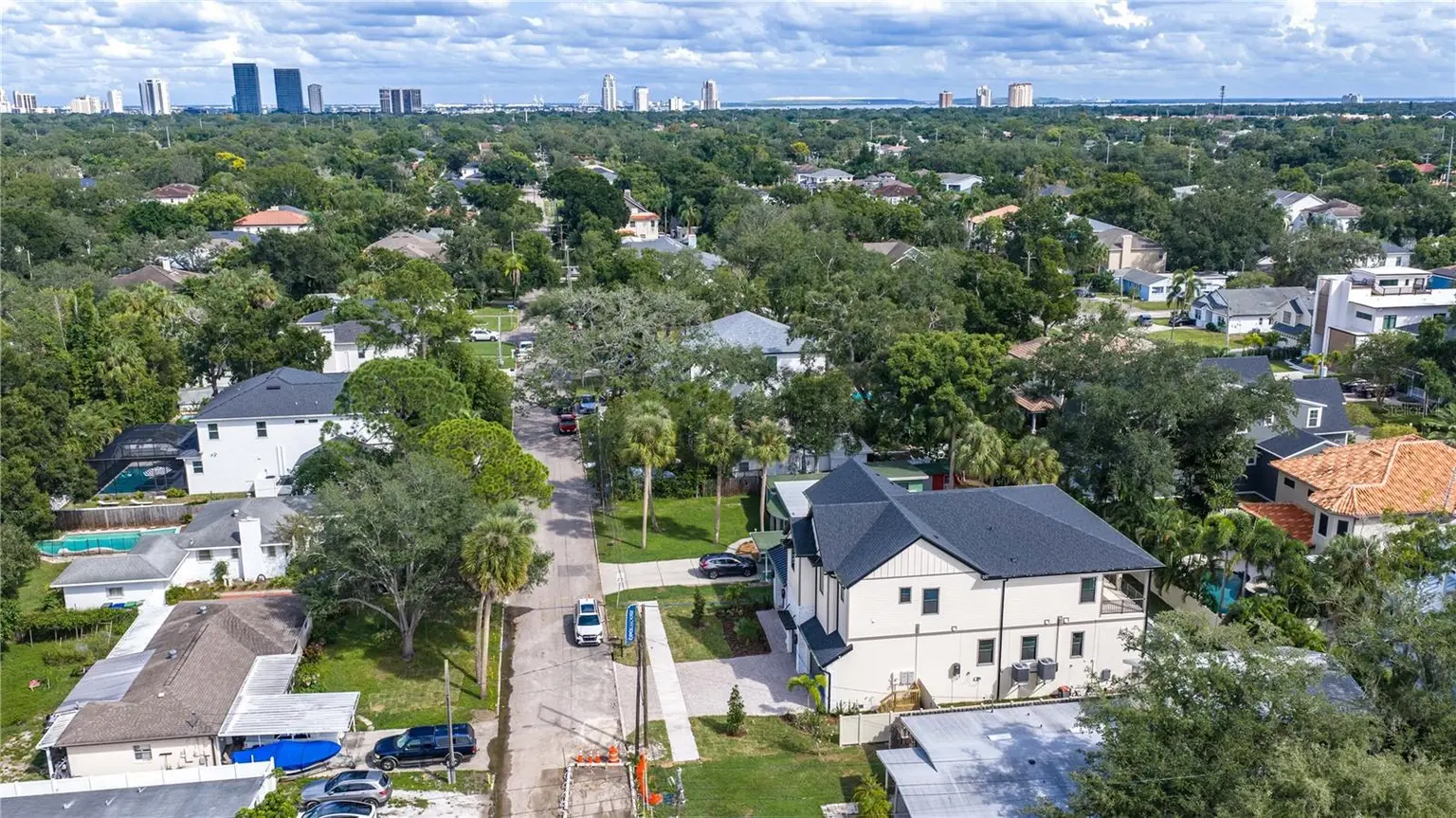 4316 W CORONA STREET, TAMPA, FL, photo 4 of 39