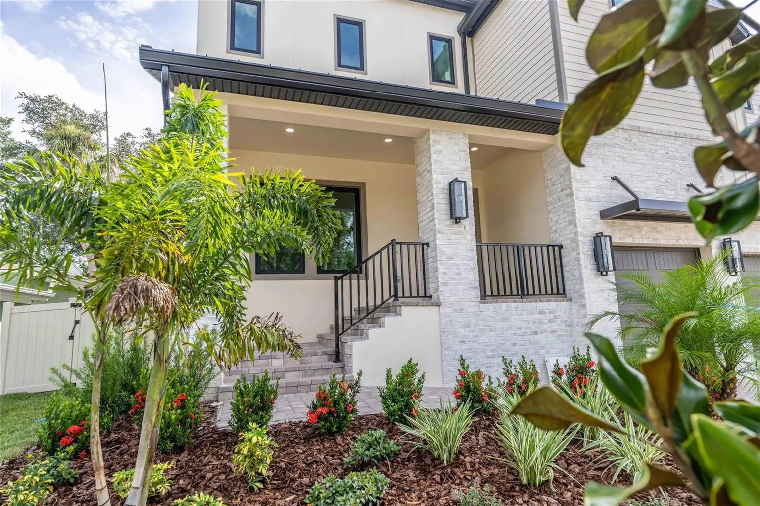 4316 W CORONA STREET, TAMPA, FL, photo 9 of 39