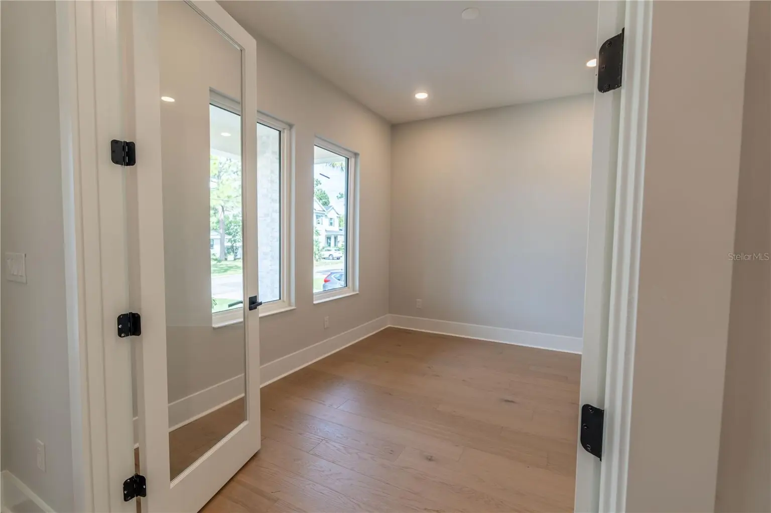 4316 W CORONA STREET, TAMPA, FL, photo 11 of 39