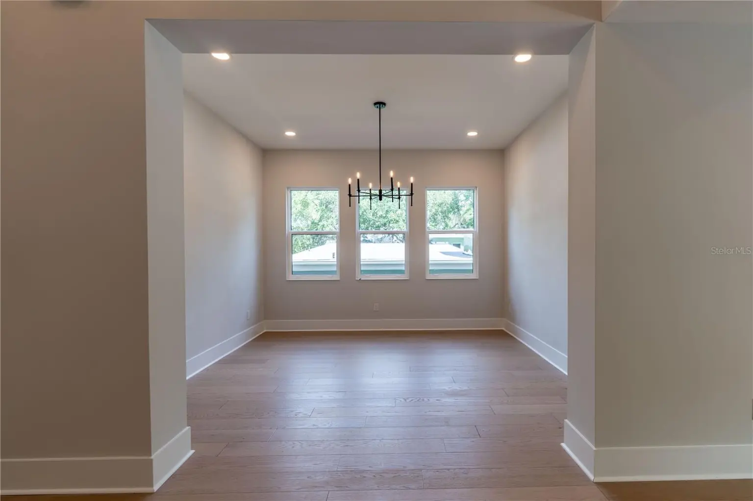 4316 W CORONA STREET, TAMPA, FL, photo 13 of 39