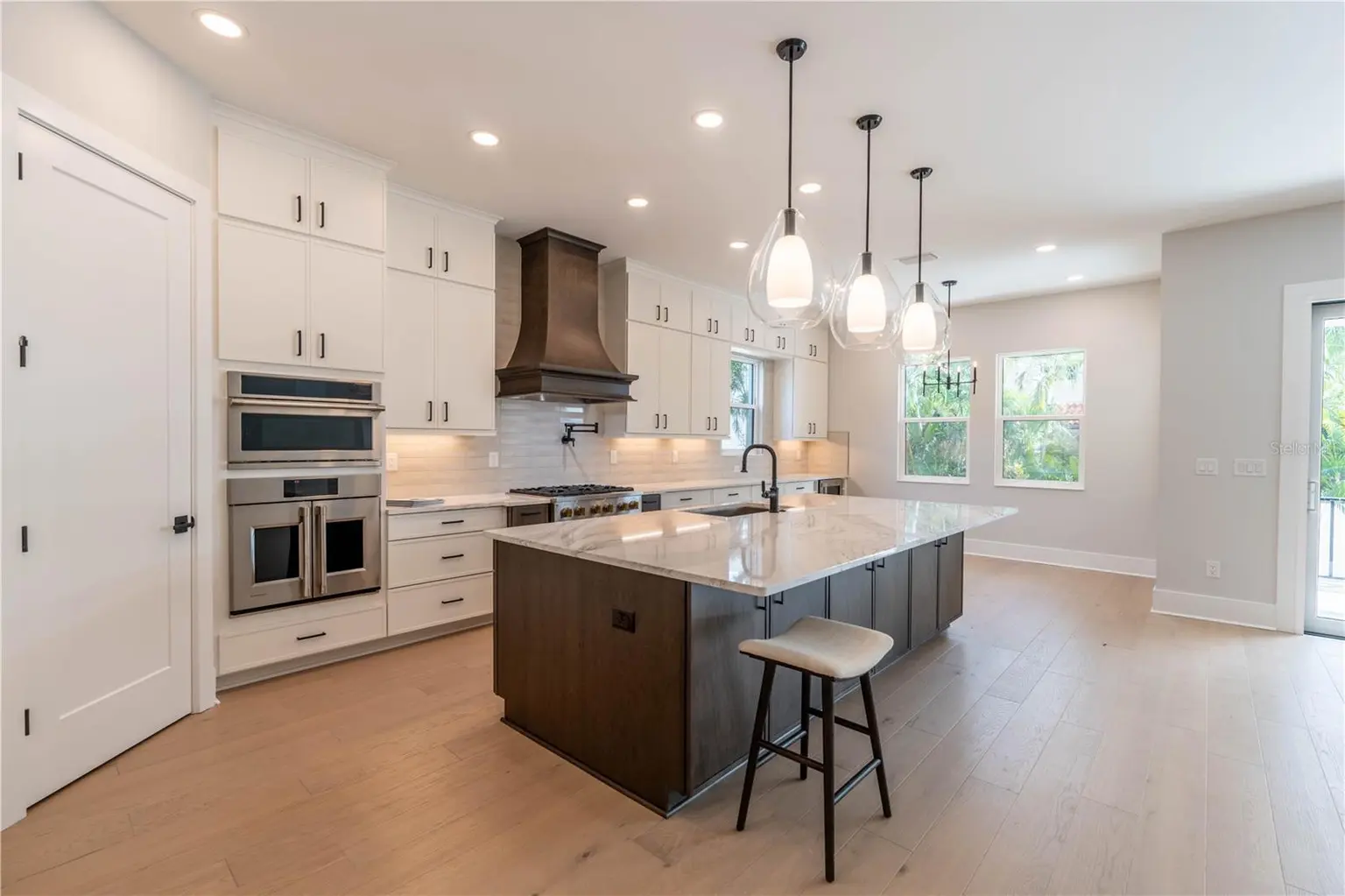 4316 W CORONA STREET, TAMPA, FL, photo 14 of 39
