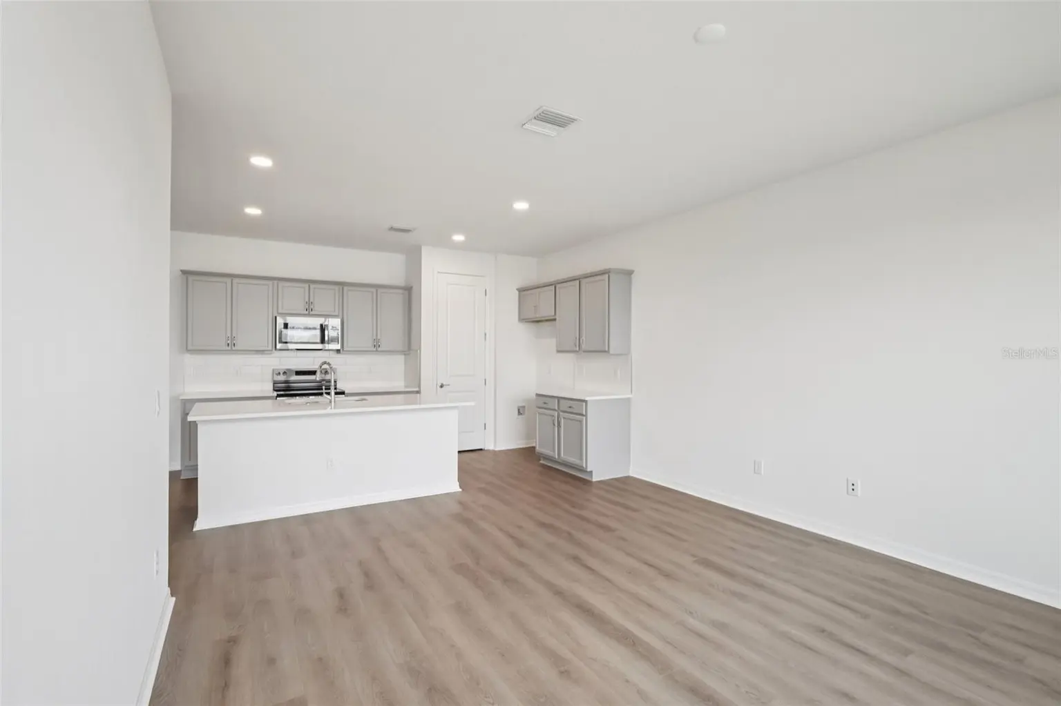 31477 SPANISH MISSION ROAD, SAN ANTONIO, FL, photo 5 of 24